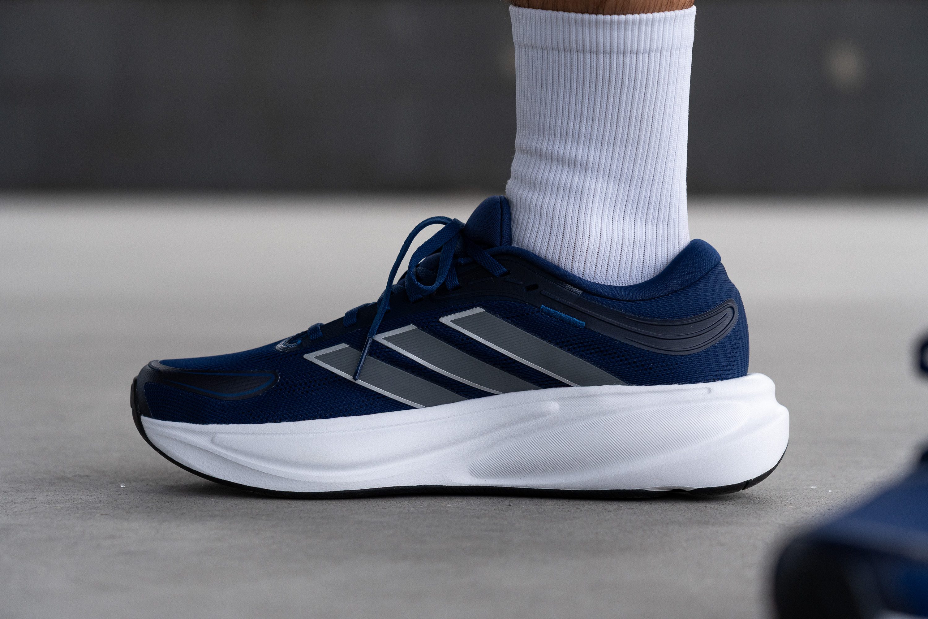 adidas Response 2 side