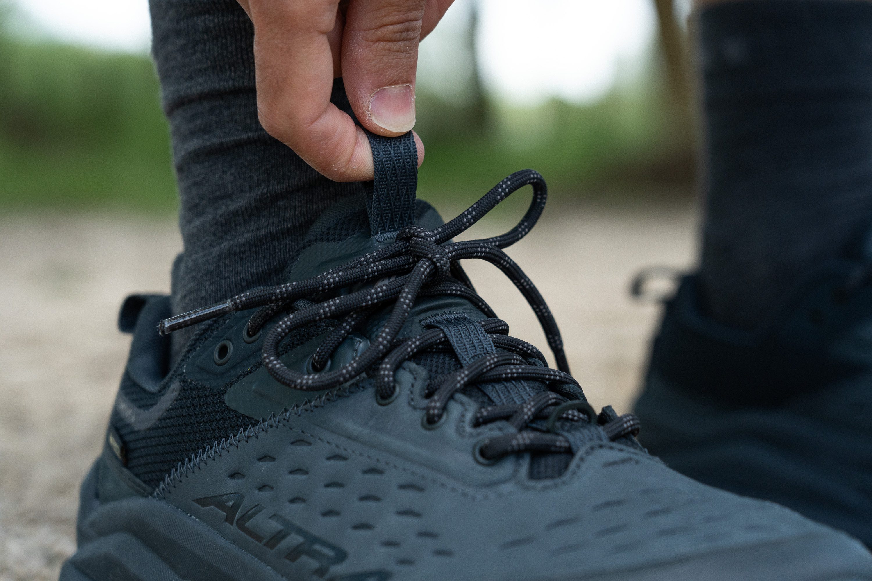 Altra Olympus 6 Hike Low GTX Tongue loop