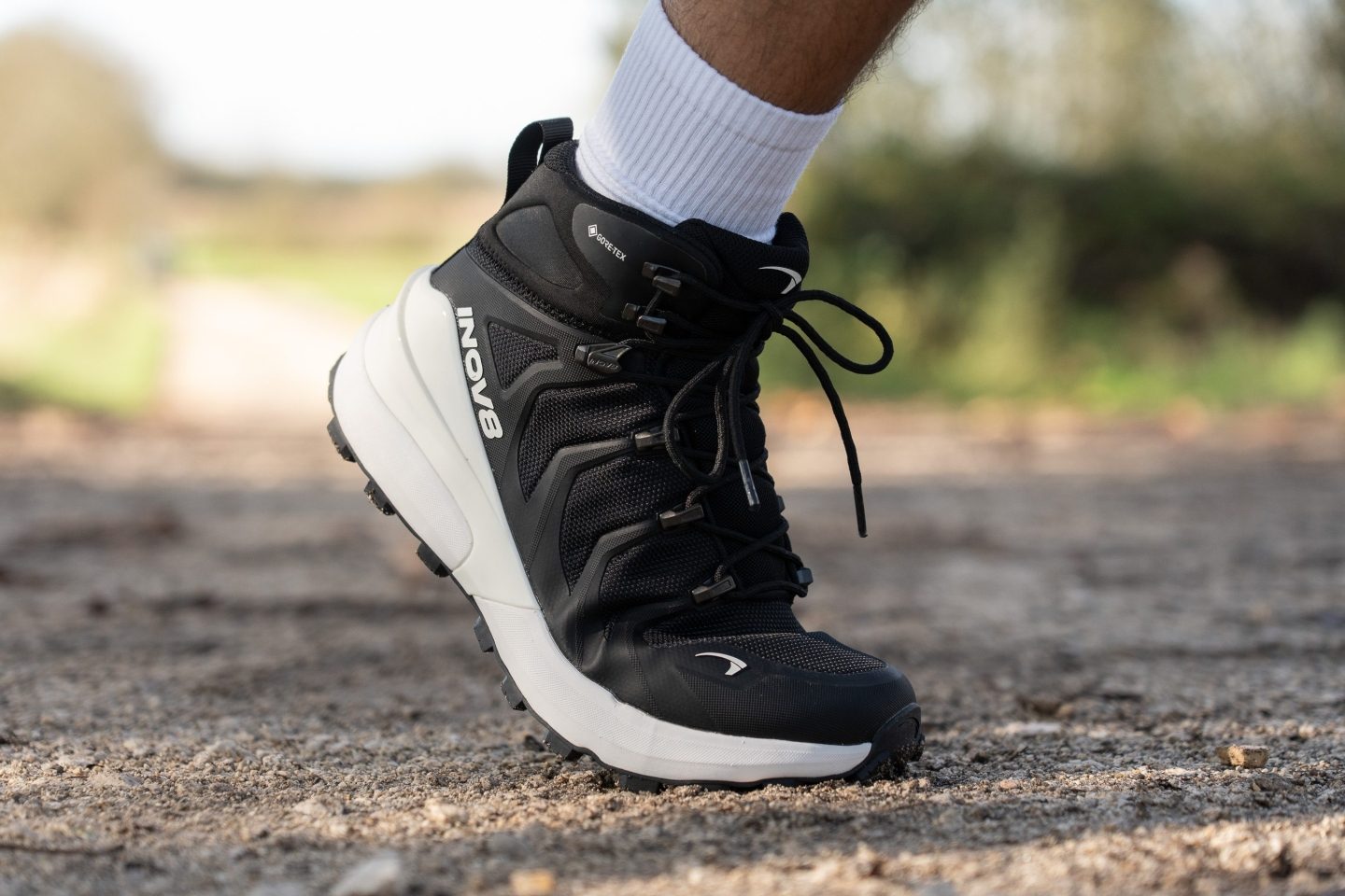 Inov-8 Roclite Pro Mid GORE-TEX Scarponcini da Escursione