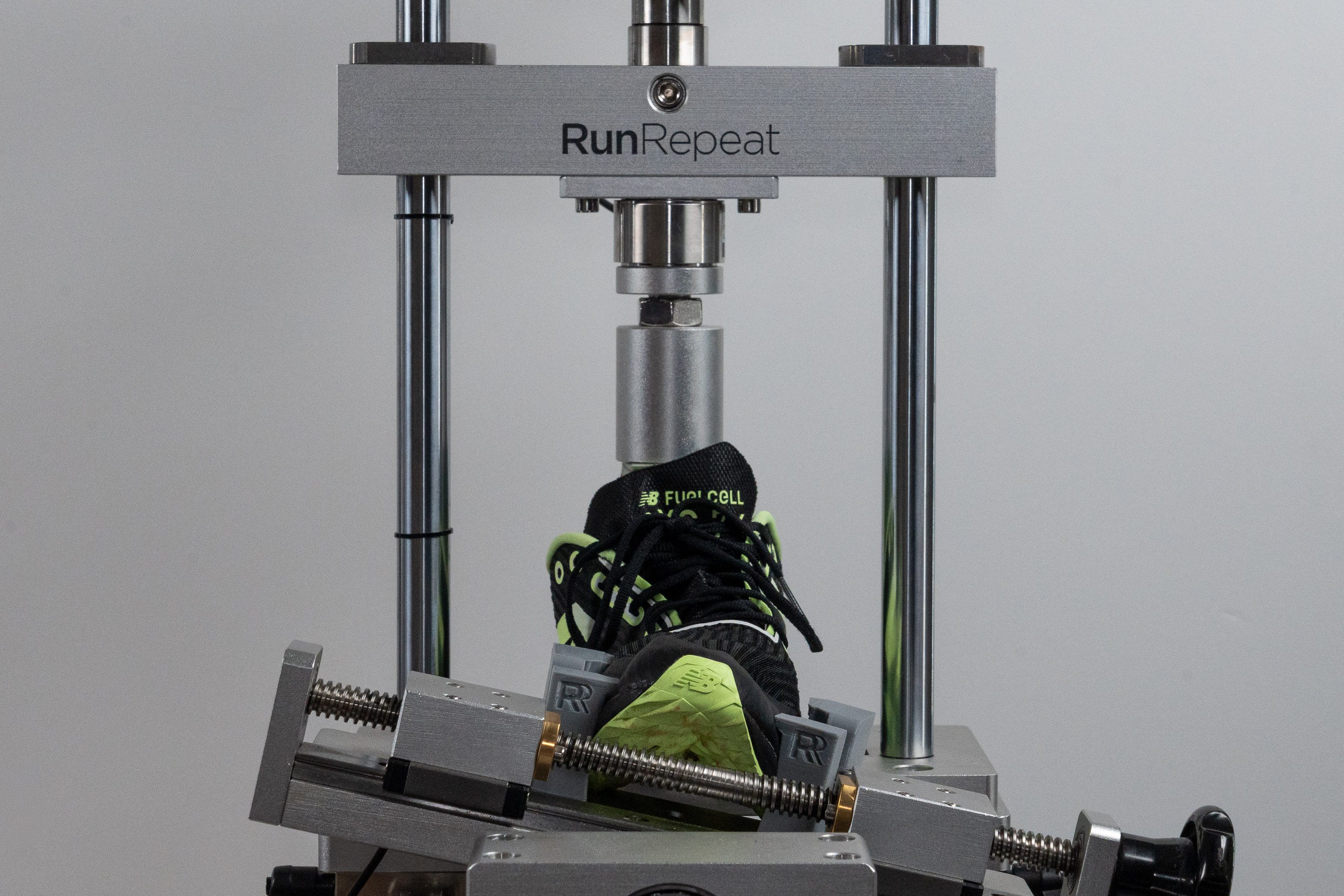 New Balance FuelCell XC7 v5 Torsional rigidity