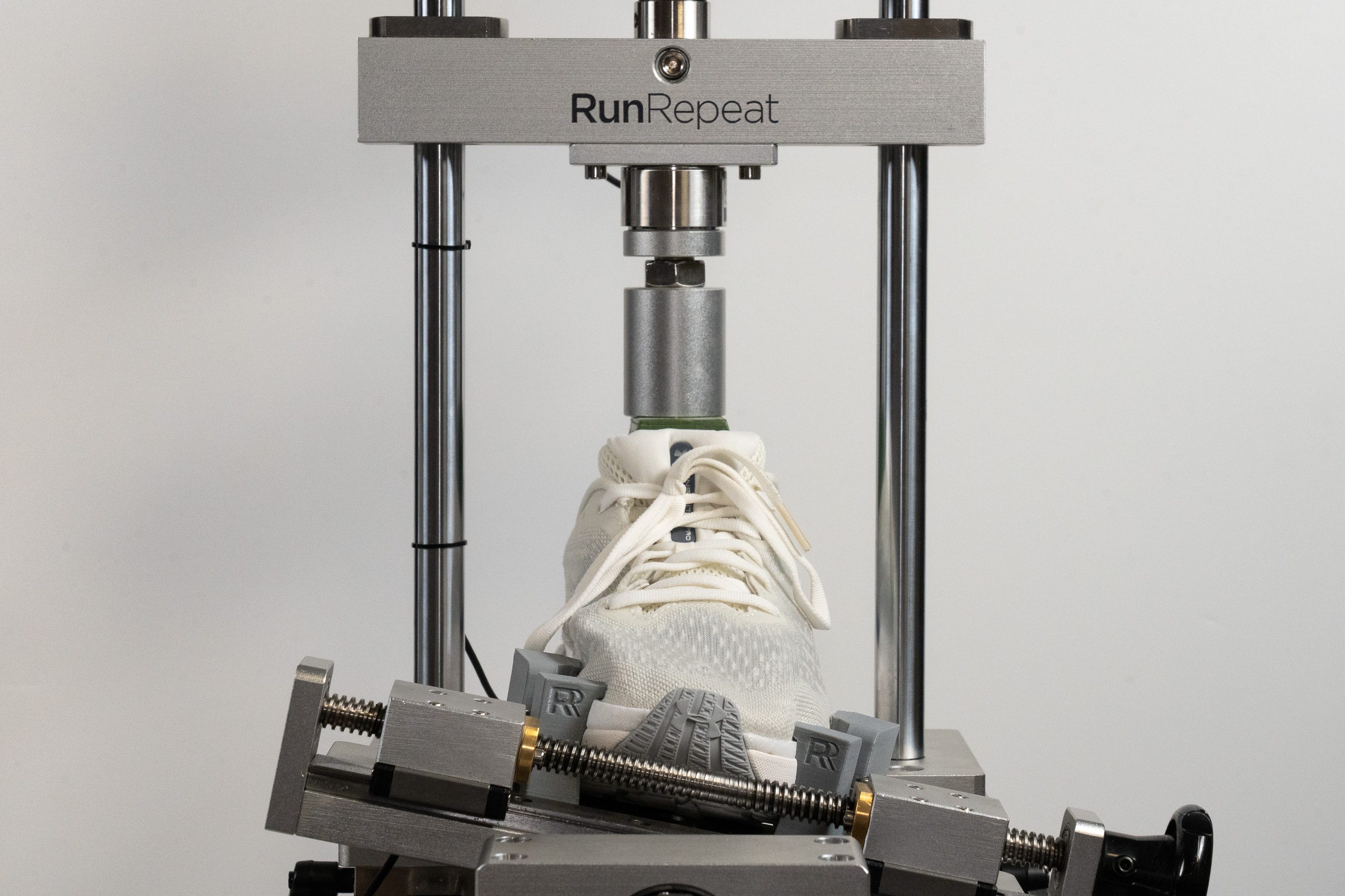 Under Armour Infinite Pro Torsional rigidity