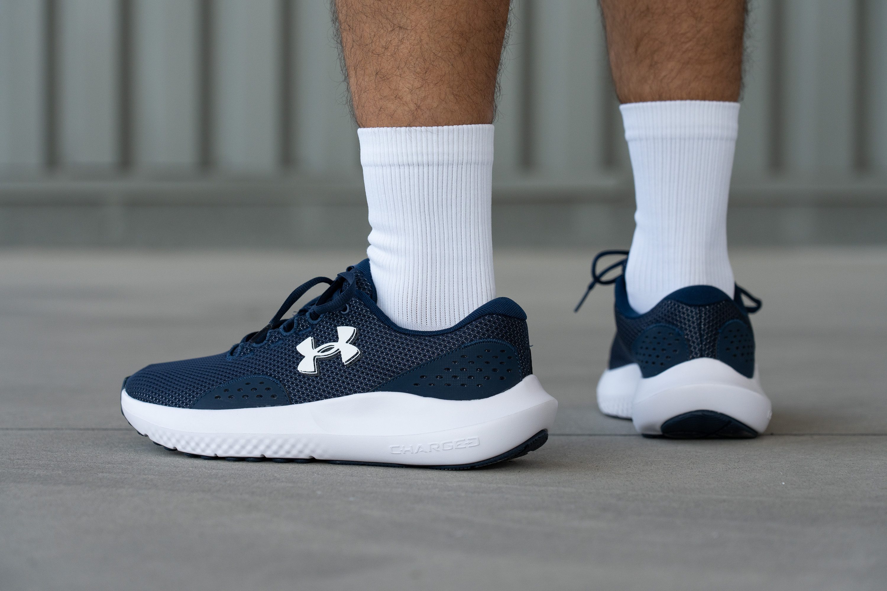 Under Armour Surge 4 Heel tab