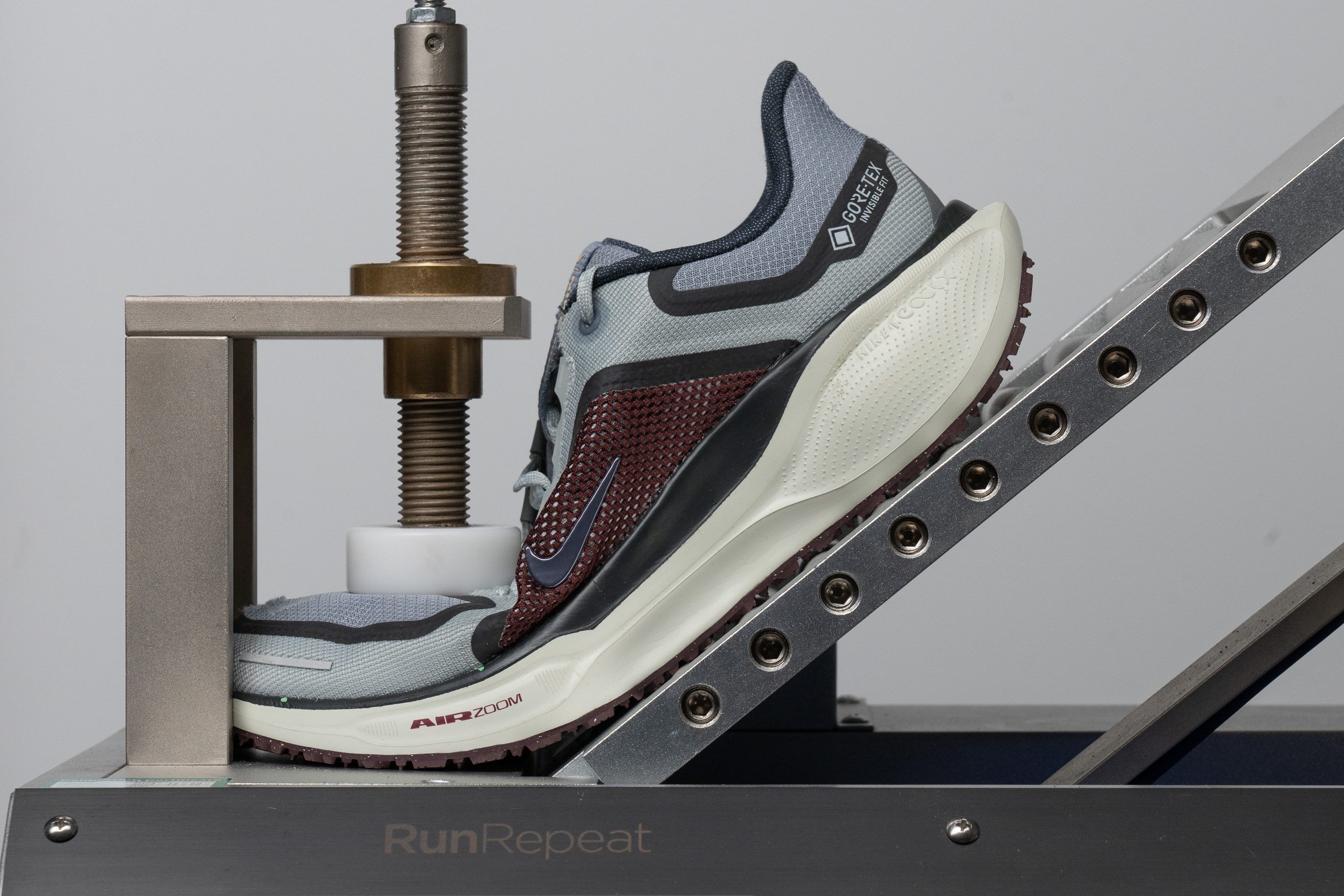Nike Pegasus 41 GTX Flexibility / Stiffness