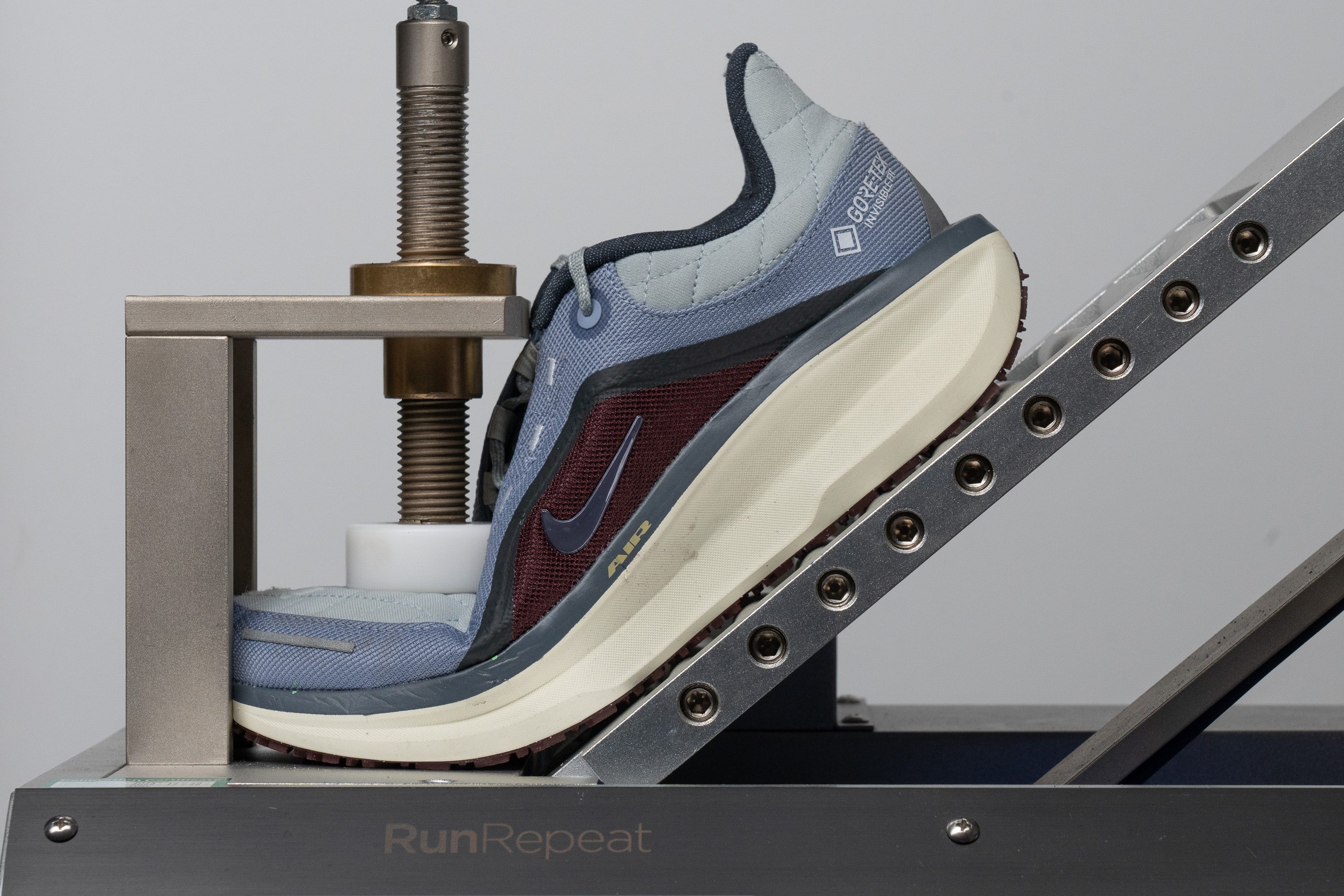 Nike Winflo 11 GTX Flexibility / Stiffness