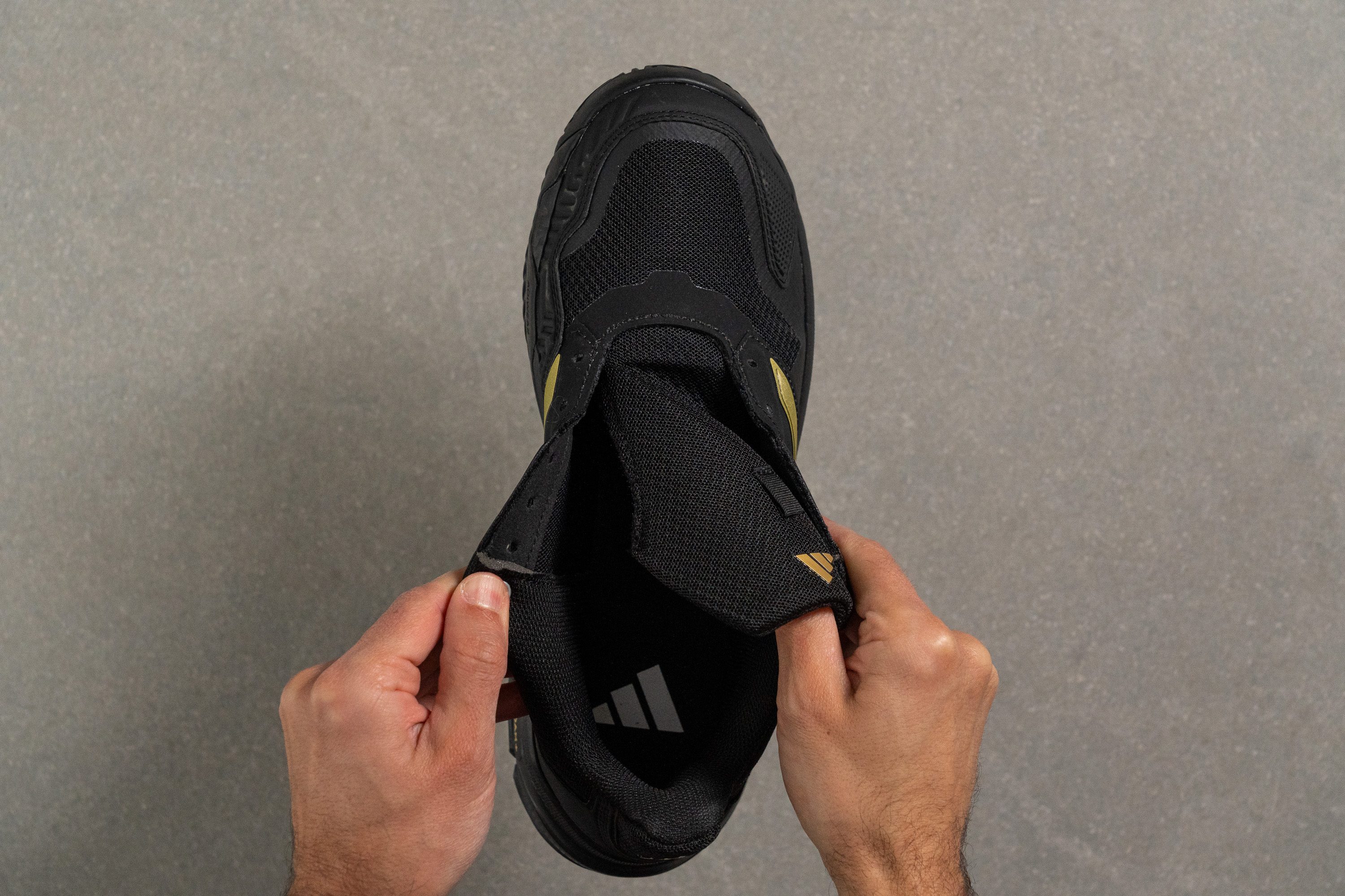 Adidas CourtJam Control 3 Tongue: gusset type