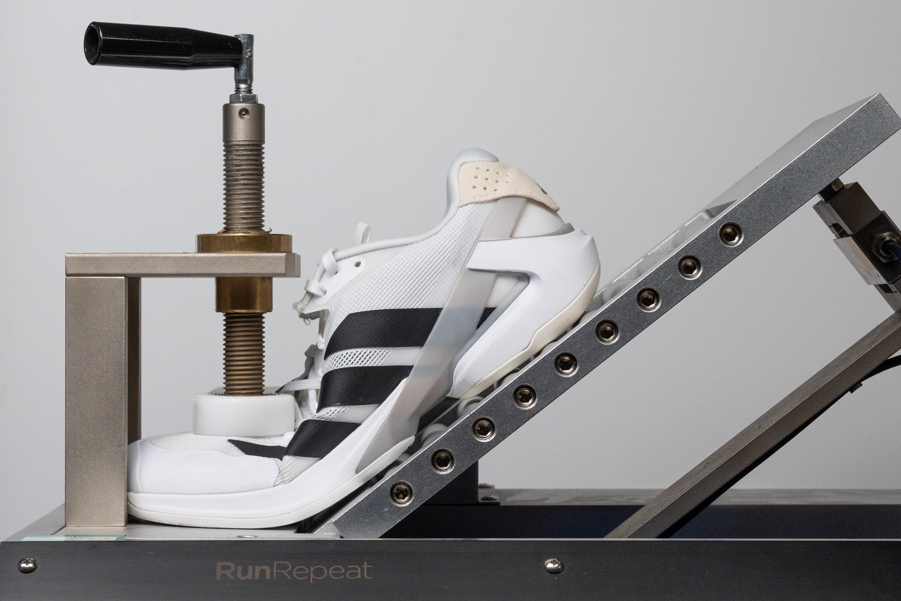 Adidas Adizero Ubersonic 5 Flexibility / Stiffness