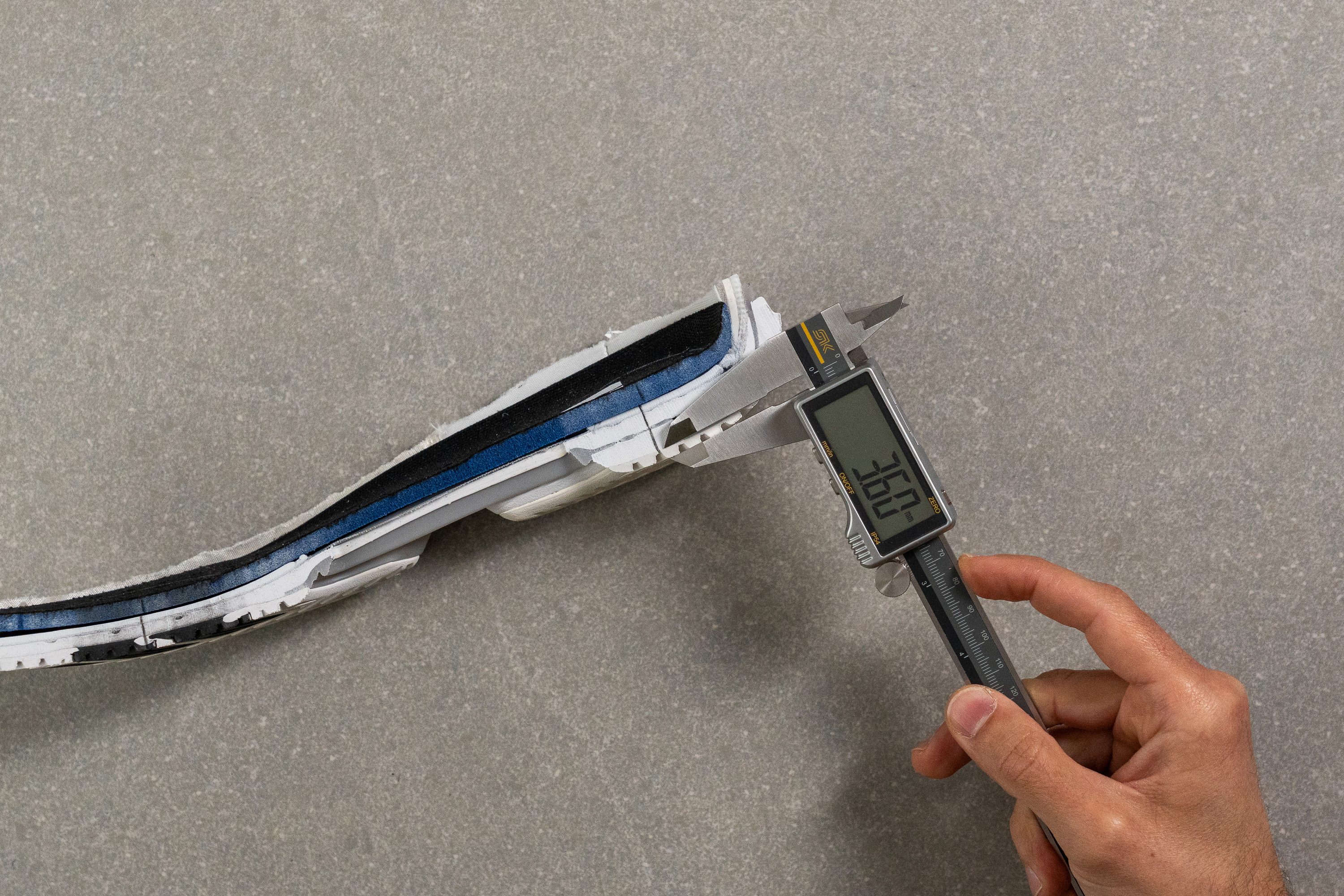 Adidas Adizero Ubersonic 5 Outsole thickness