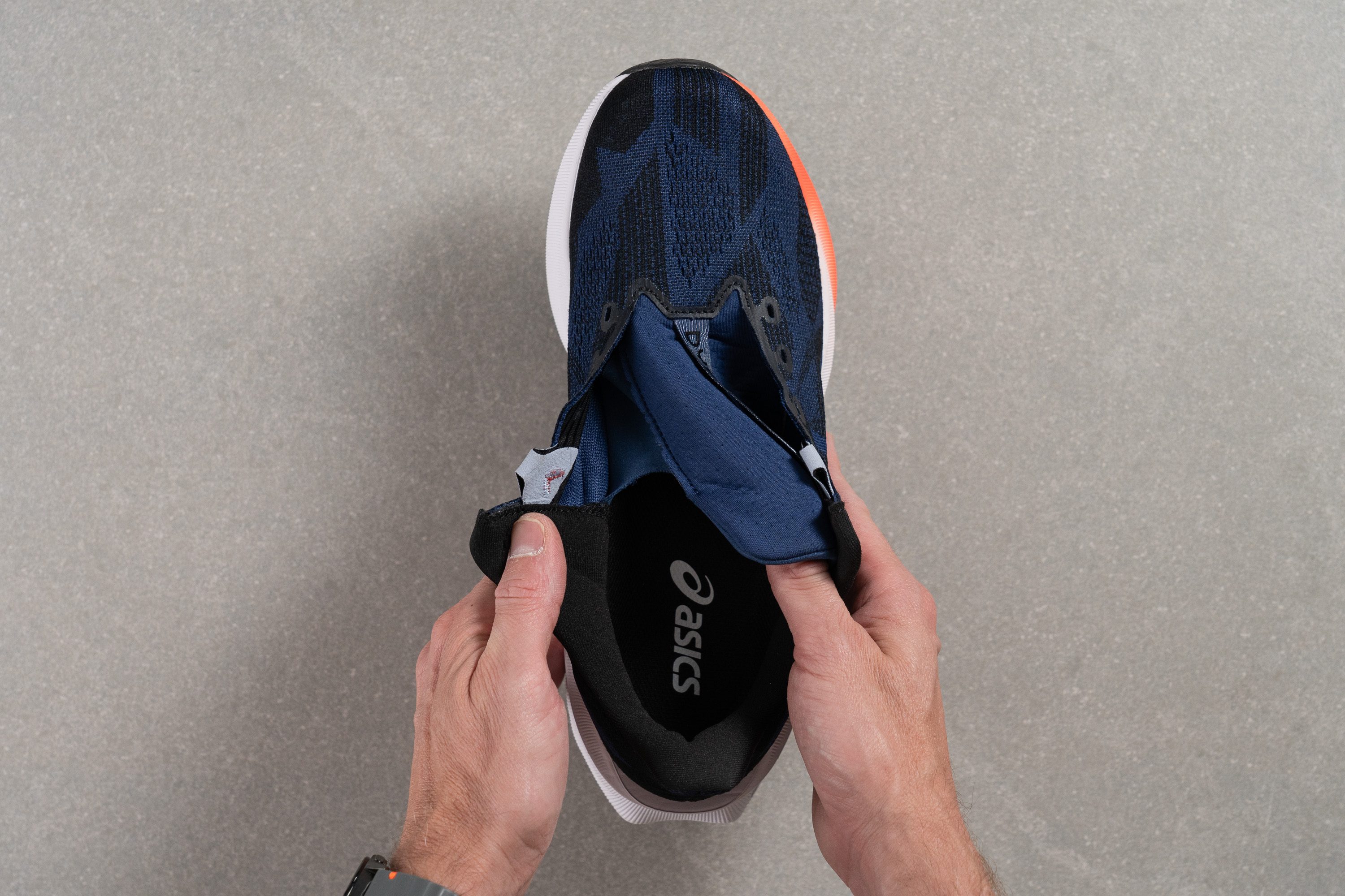 ASICS Dynablast 5 Tongue: gusset type