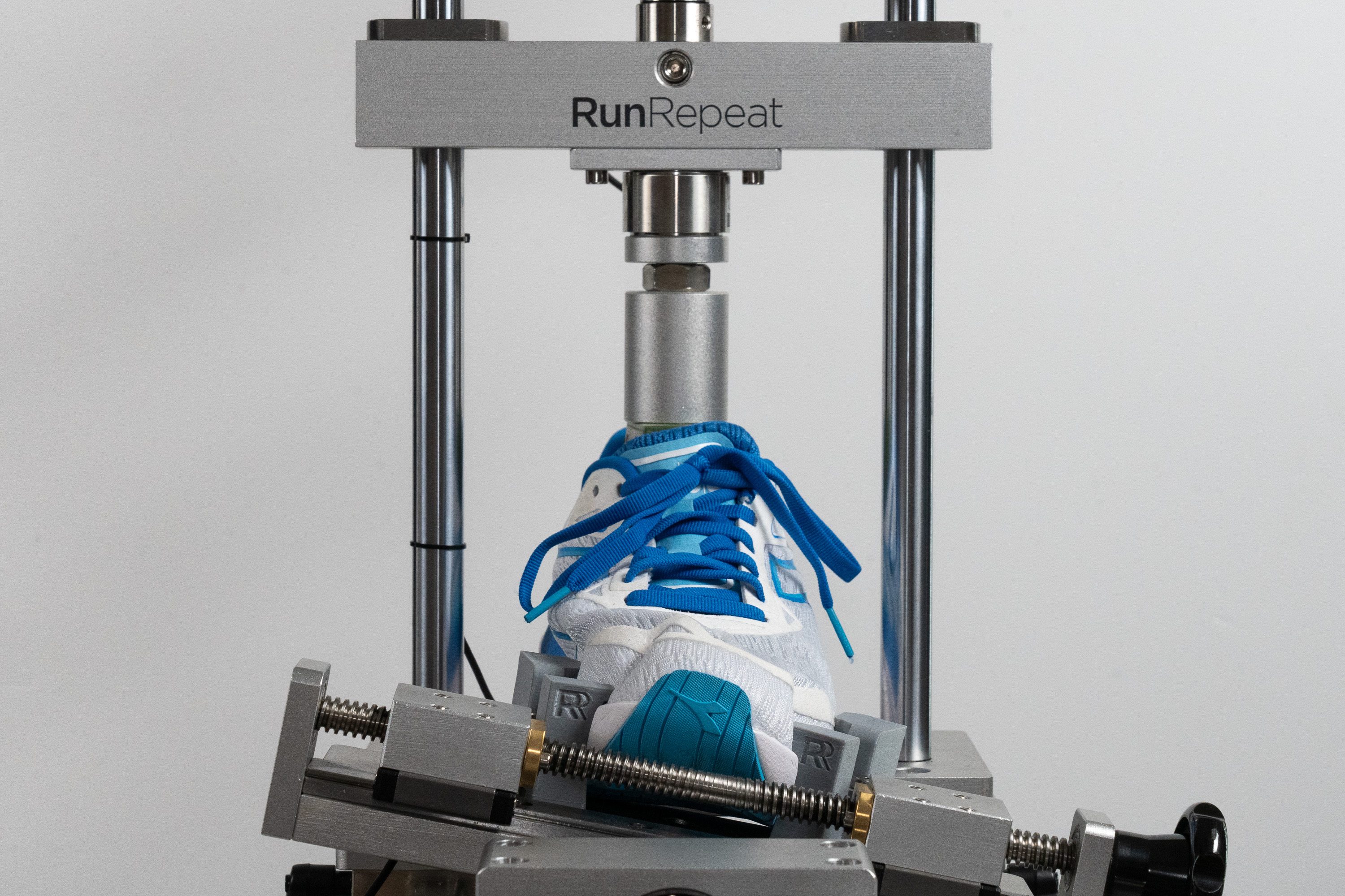 Diadora Nucleo 2 Torsional rigidity