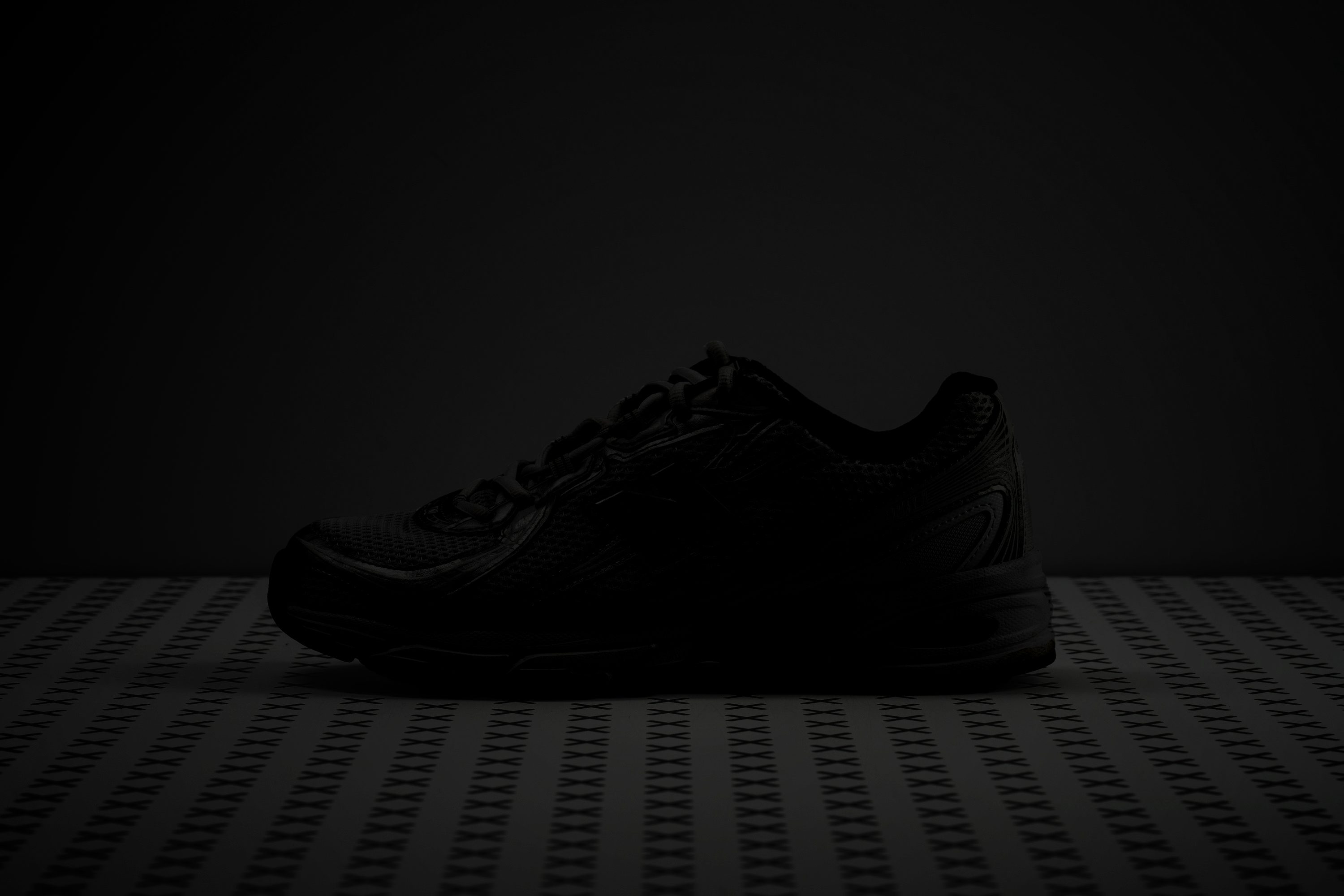 New Balance 740 Reflective elements