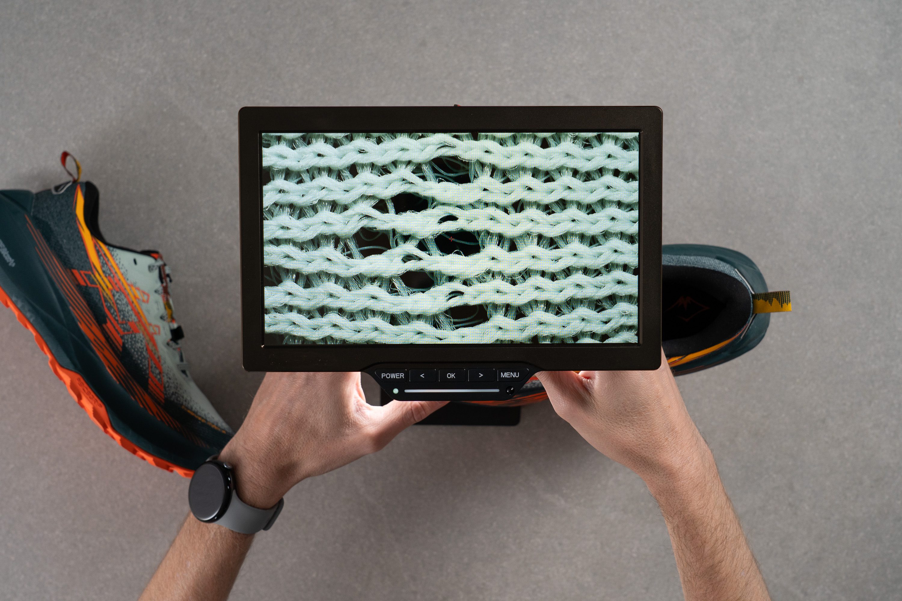 ASICS Trabuco Max 4 microscope