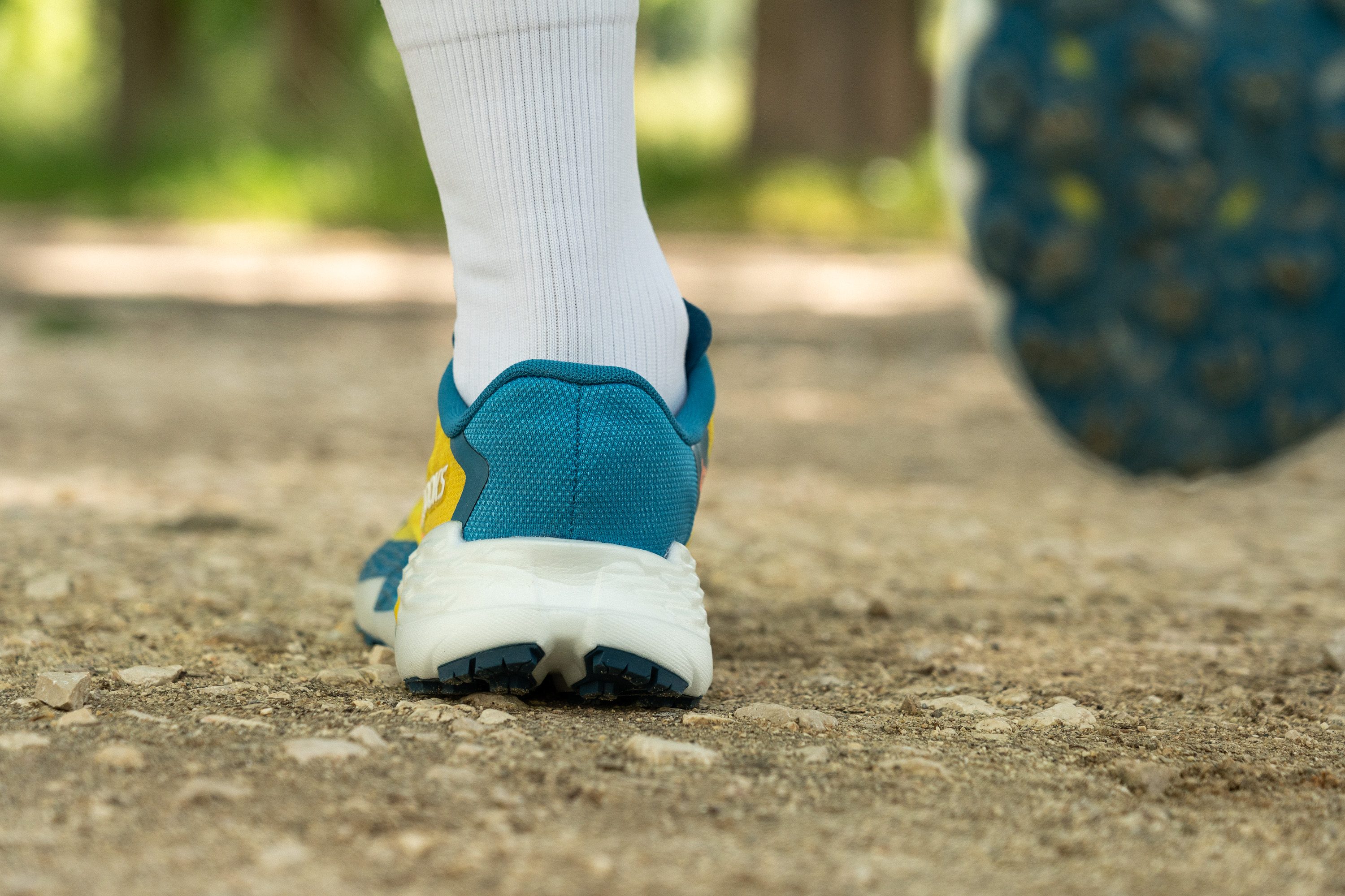 Brooks Catamount 4 Heel tab