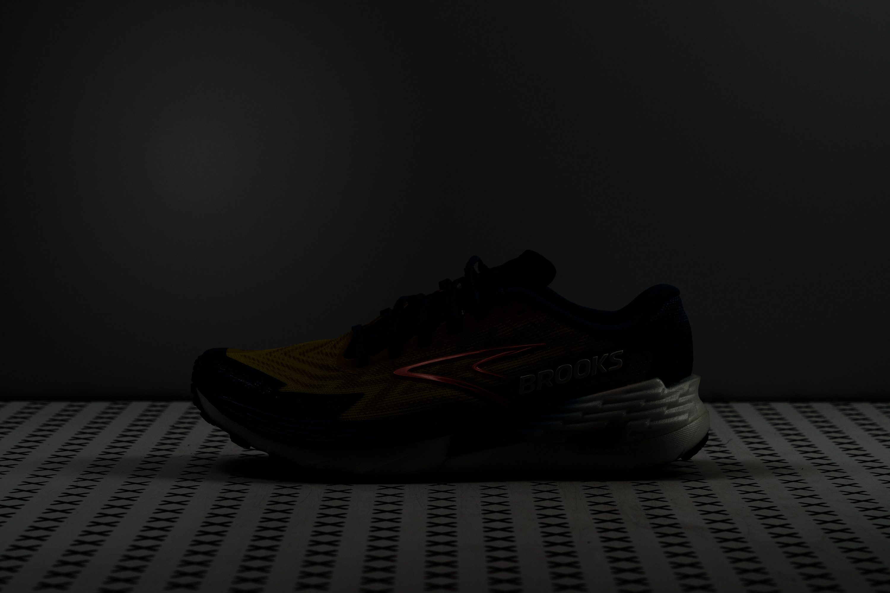 Brooks Catamount 4 Reflective elements