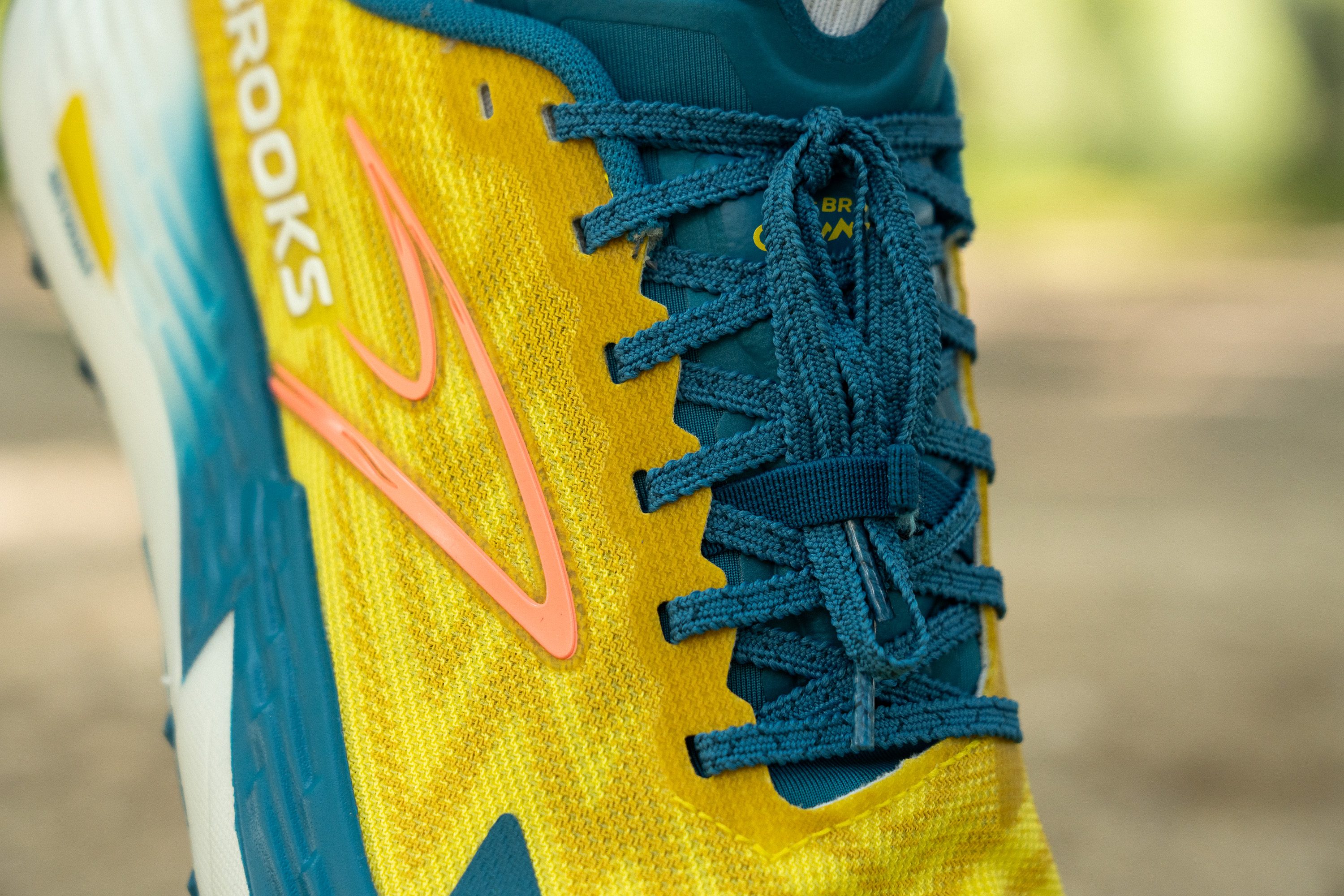 Brooks Catamount 4 tongue