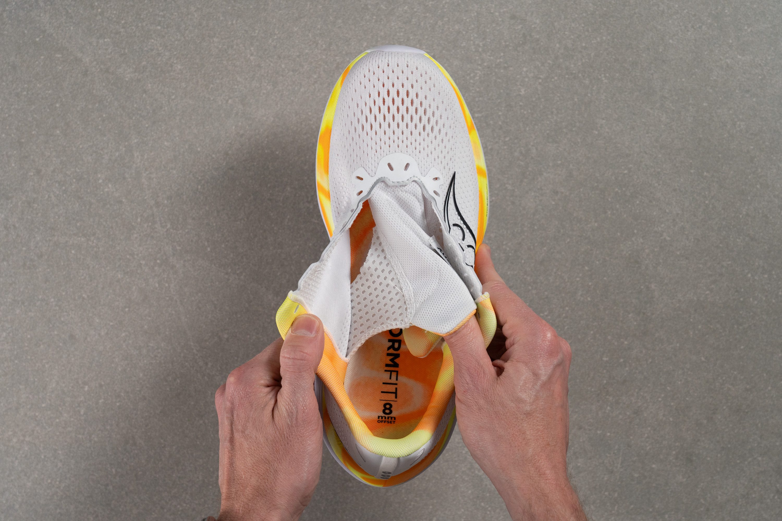 Saucony Endorphin Trainer Tongue: gusset type