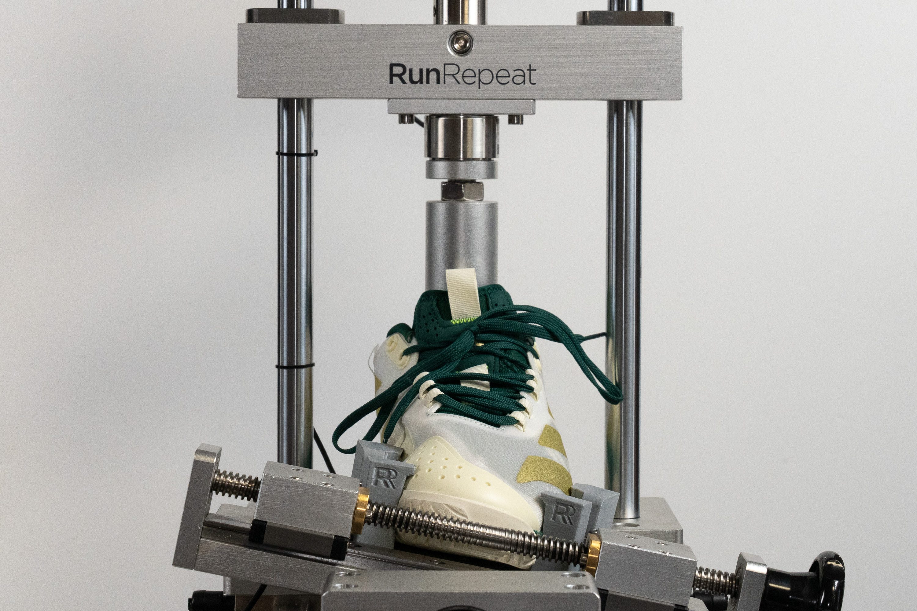 Adidas Adizero Cybersonic 2 Torsional rigidity