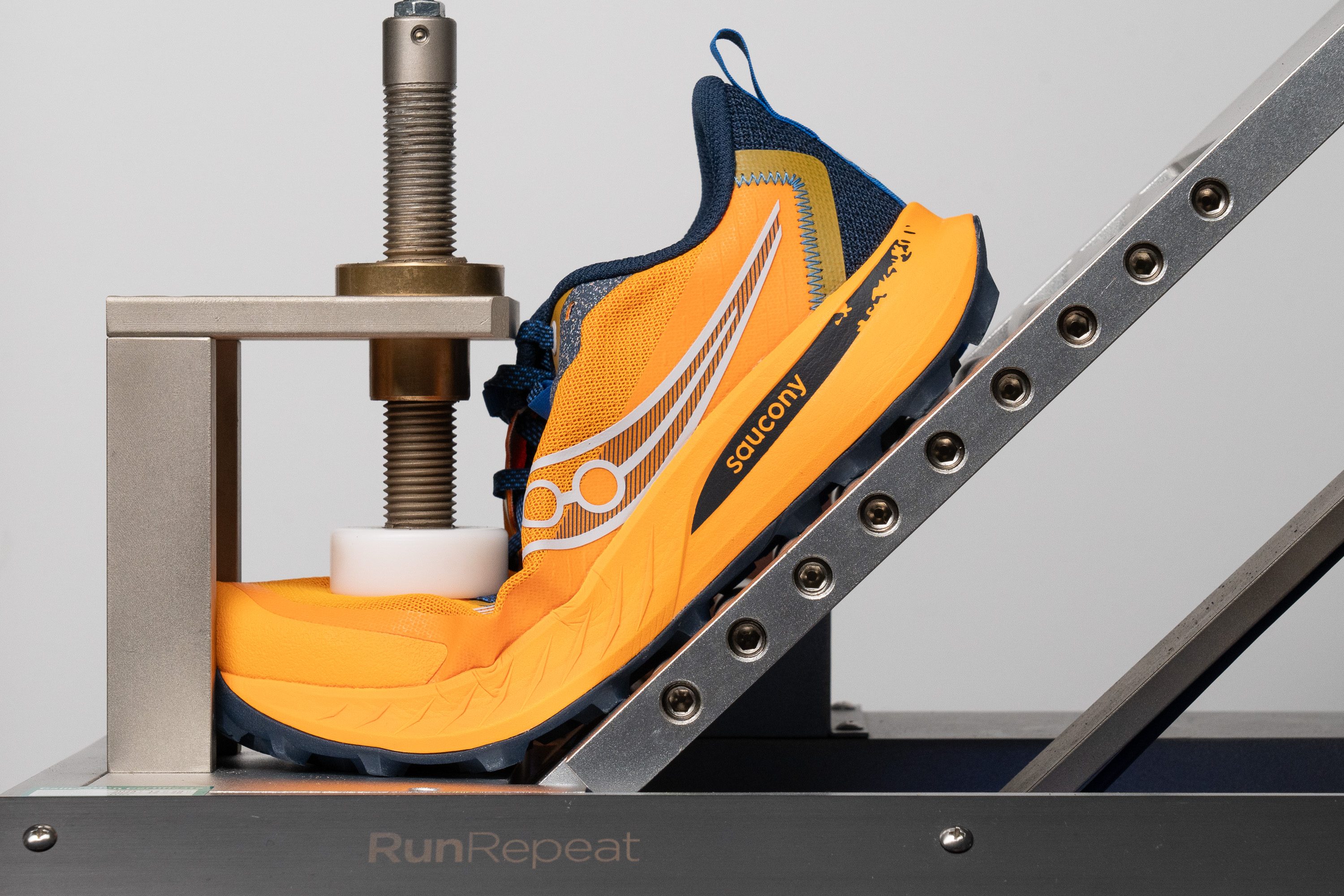 Saucony Peregrine 15 Flexibility / Stiffness