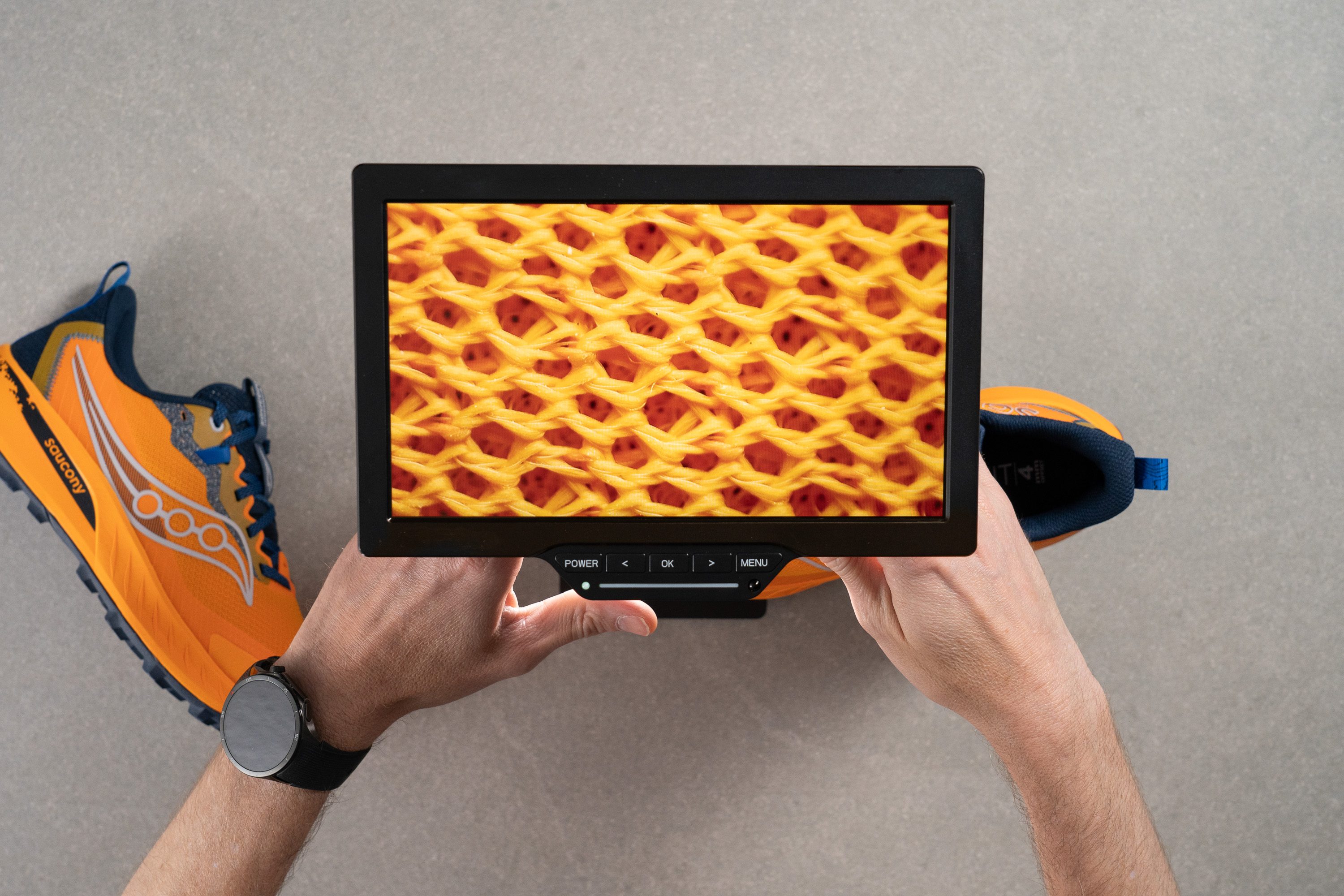 Saucony Peregrine 15 microscope