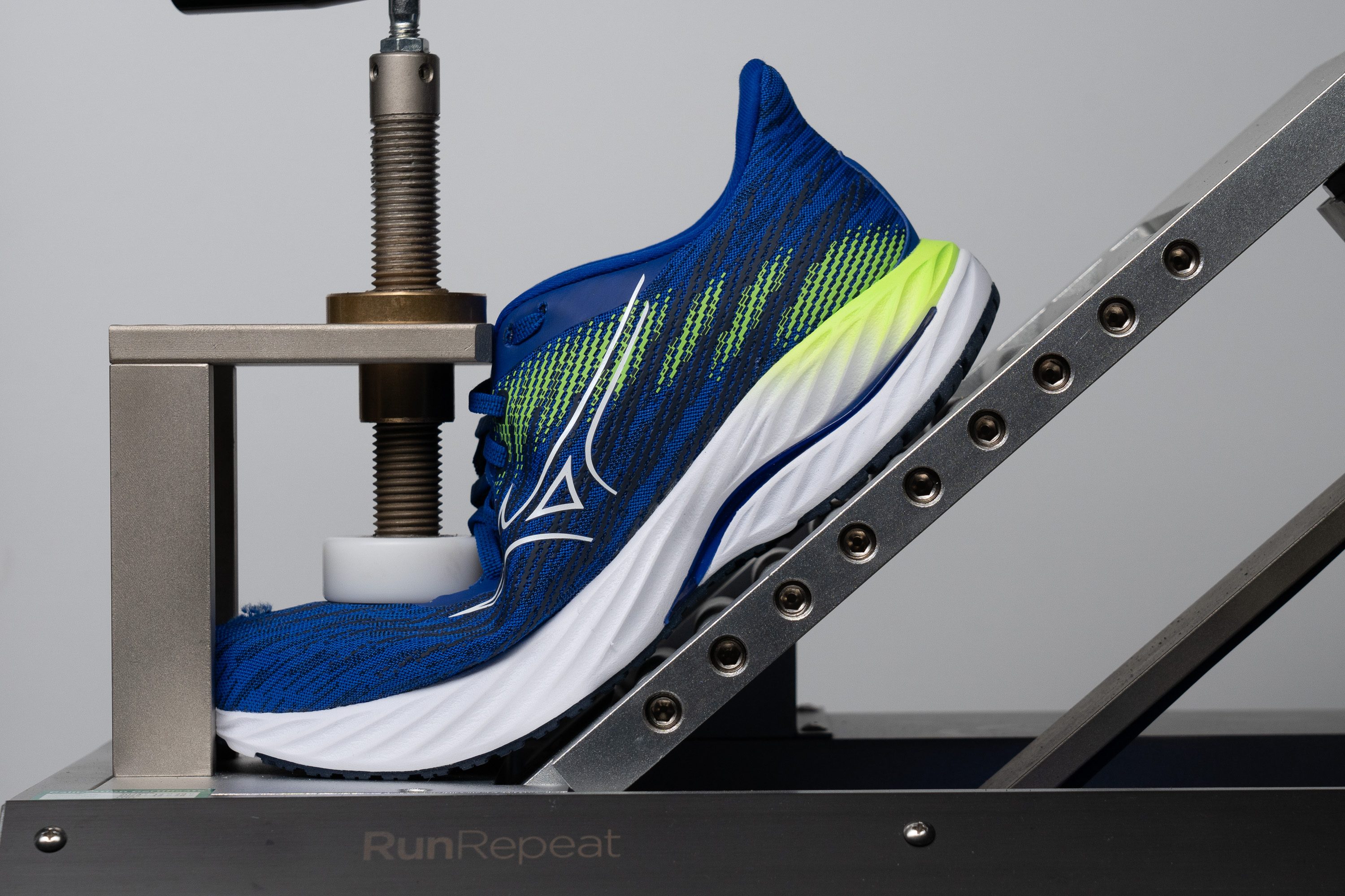 Mizuno Wave Inspire 21 Flexibility / Stiffness