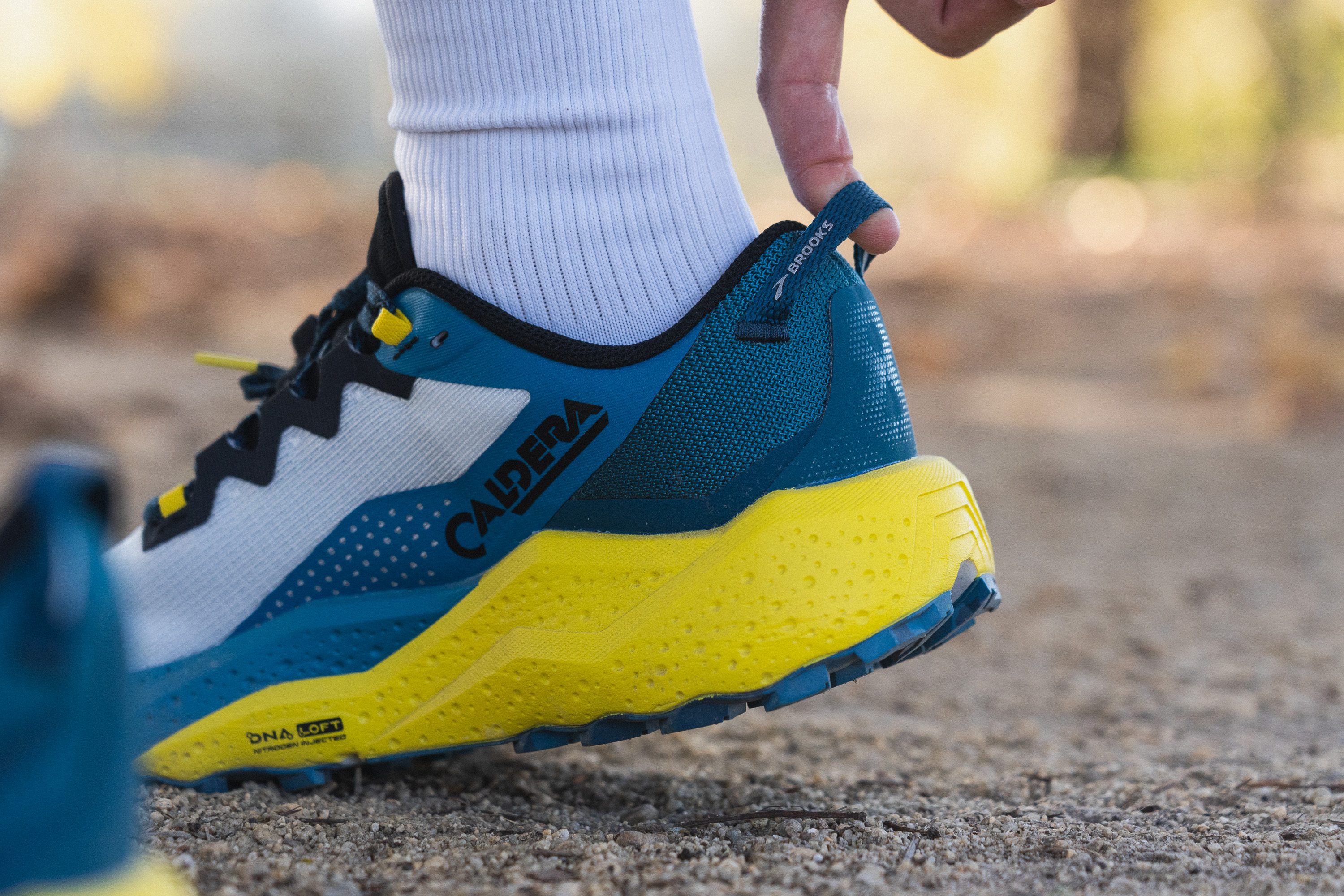 Brooks Caldera 8 Heel tab