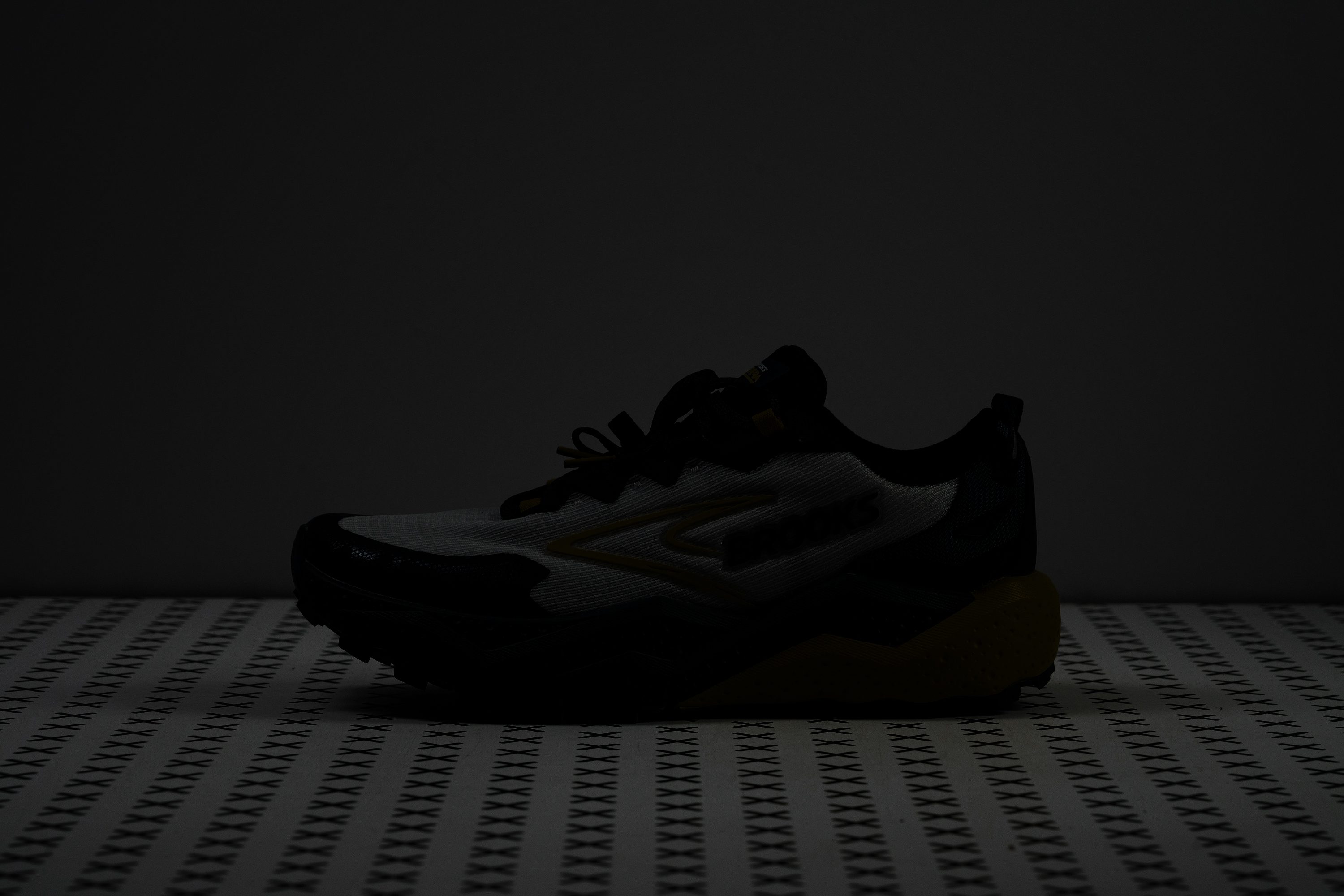 Brooks Caldera 8 Reflective elements