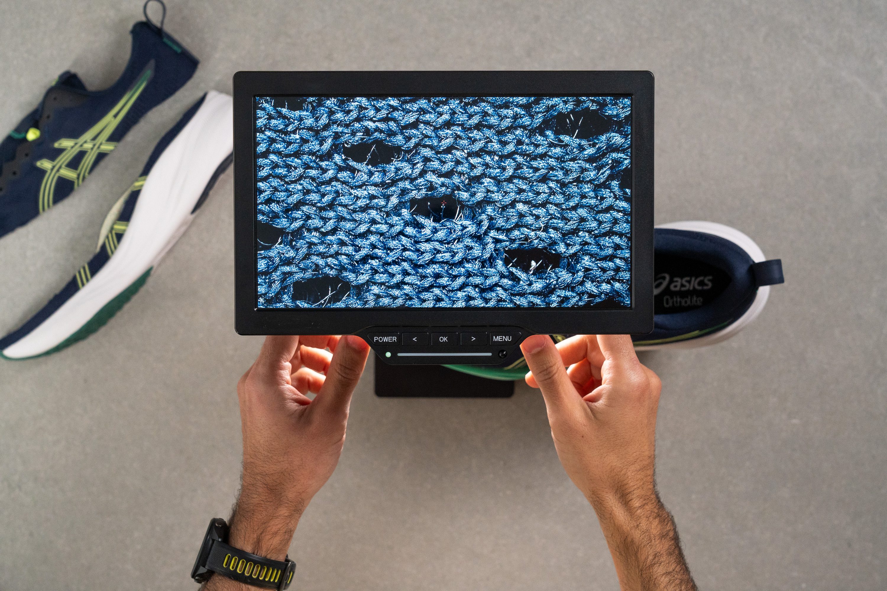 Asics Gel Pulse 16 microscope