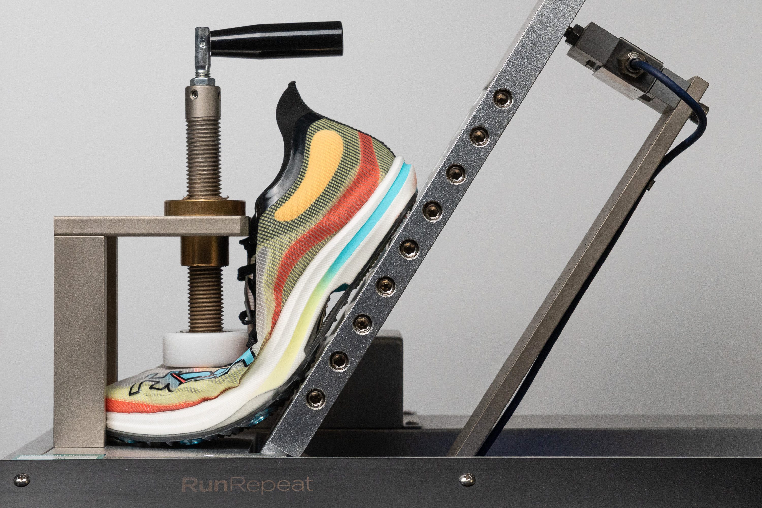 Hoka Cielo X 3 MD Flexibility / Stiffness