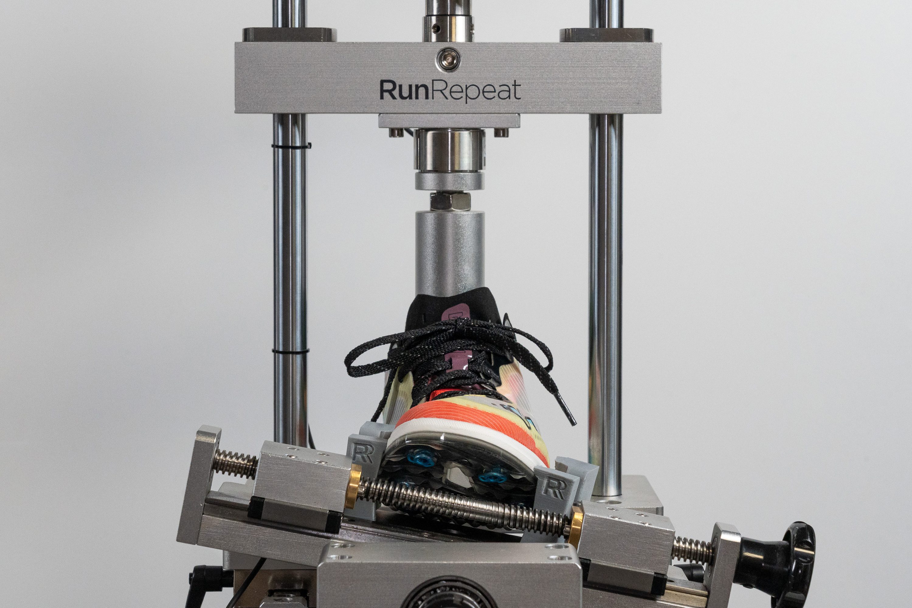 Hoka Cielo X 3 MD Torsional rigidity