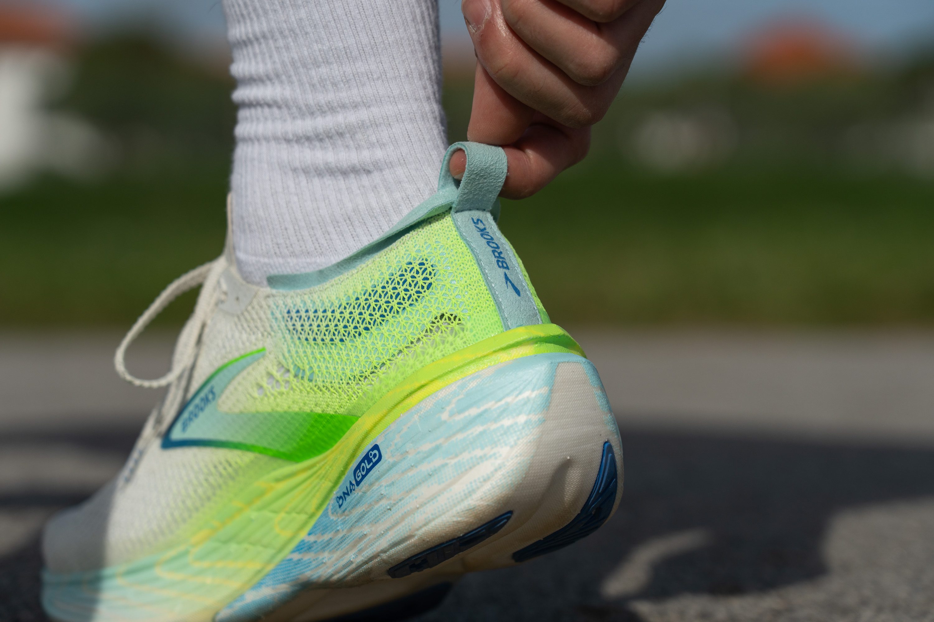 Brooks Hyperion Elite 4 PB Heel tab