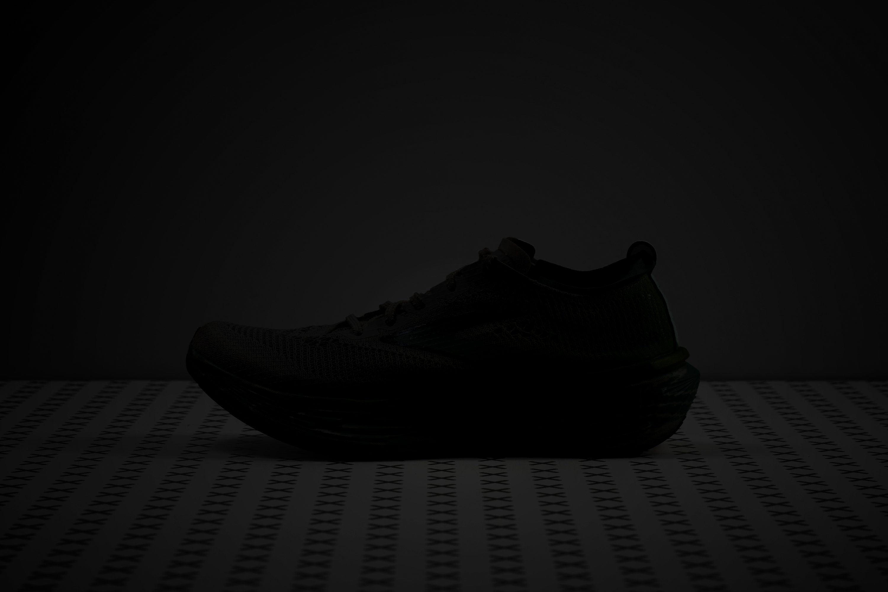 Brooks Hyperion Elite 4 PB Reflective elements