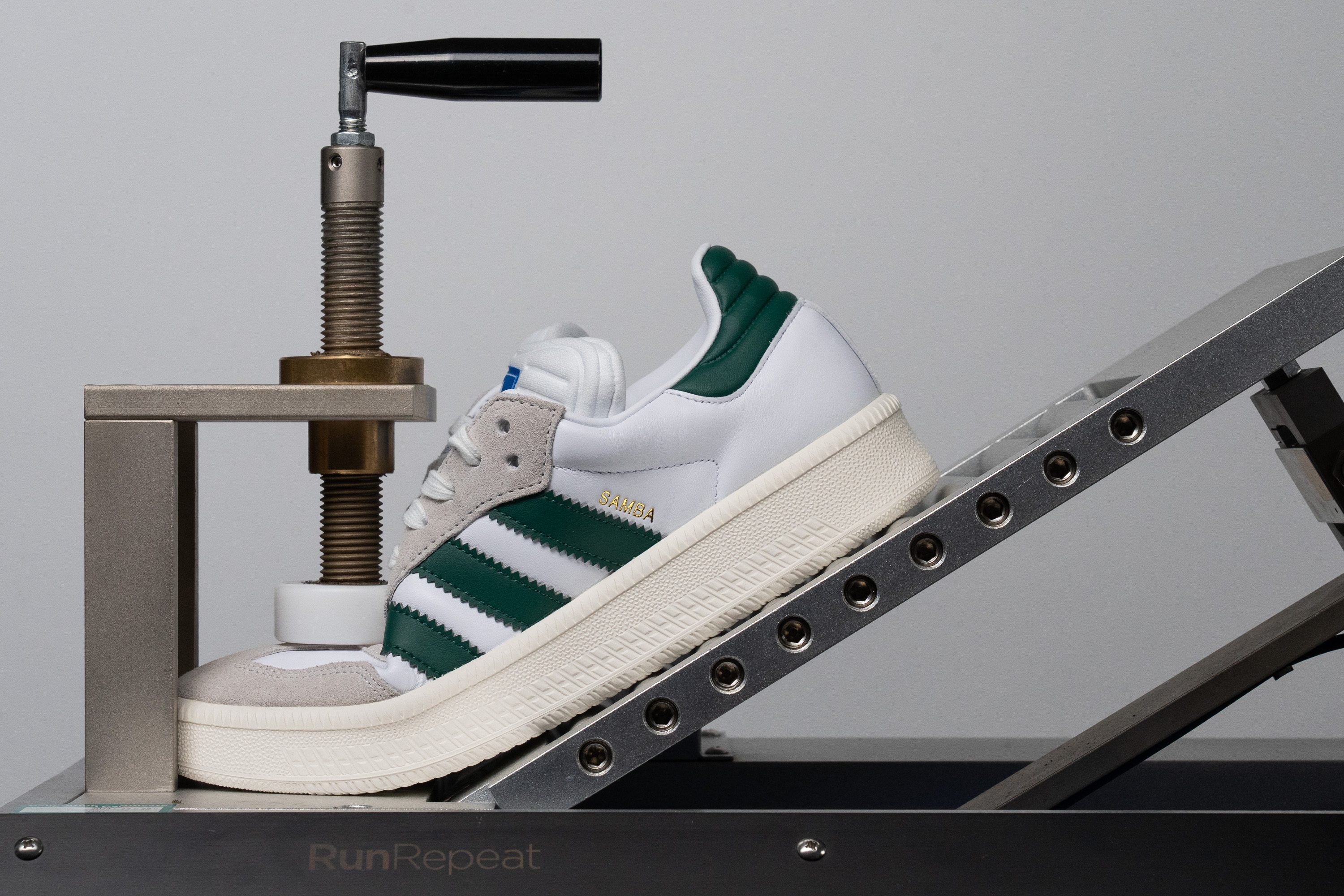 adidas Samba XLG Flexibility / Stiffness