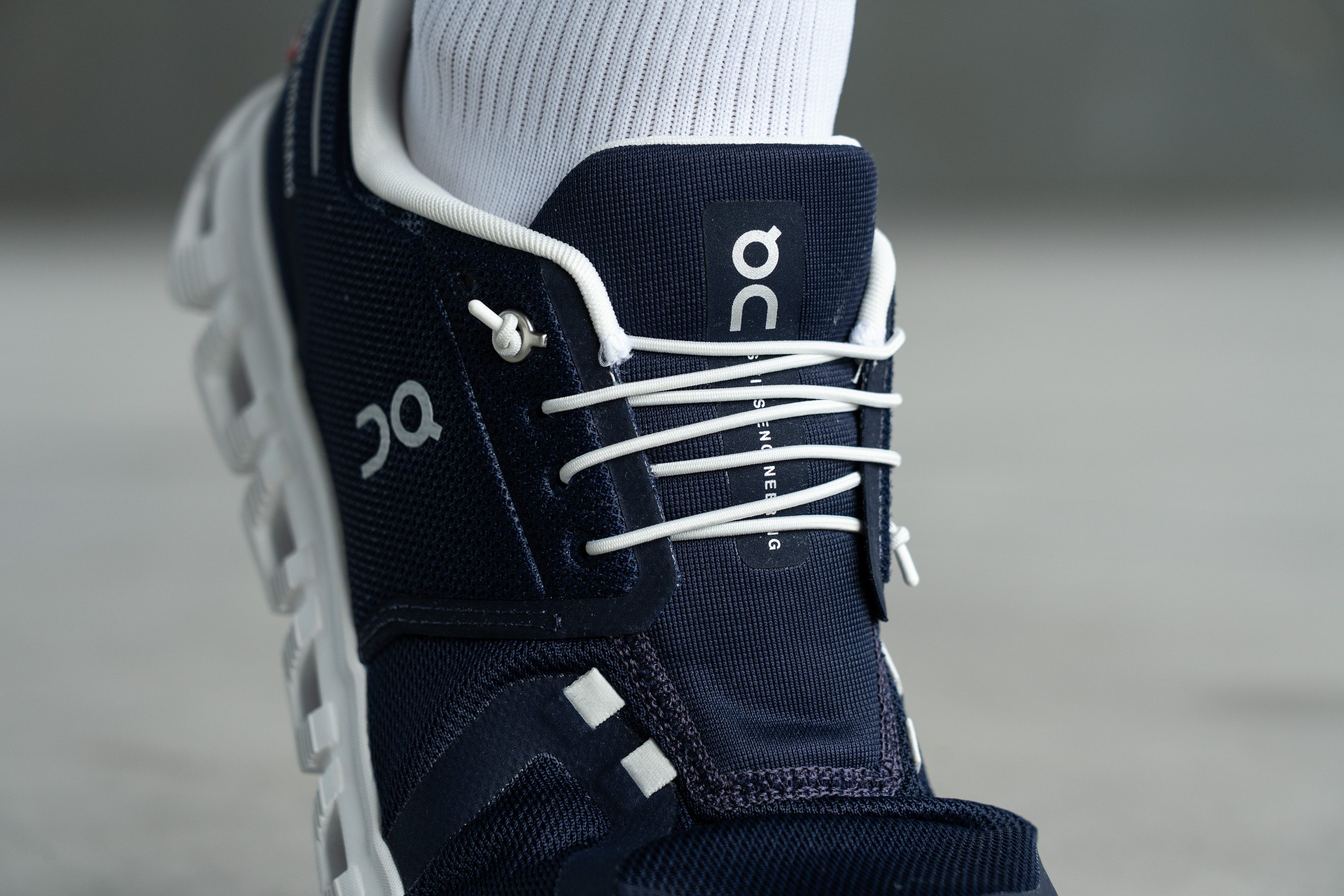 On Cloud 6 Speed lacing