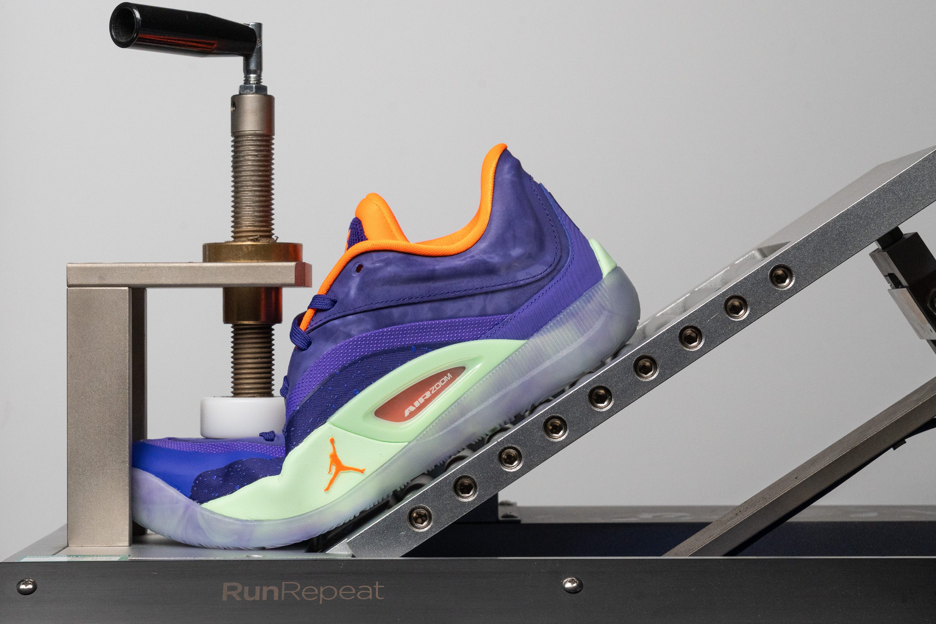 Jordan Zion 4 Flexibility / Stiffness