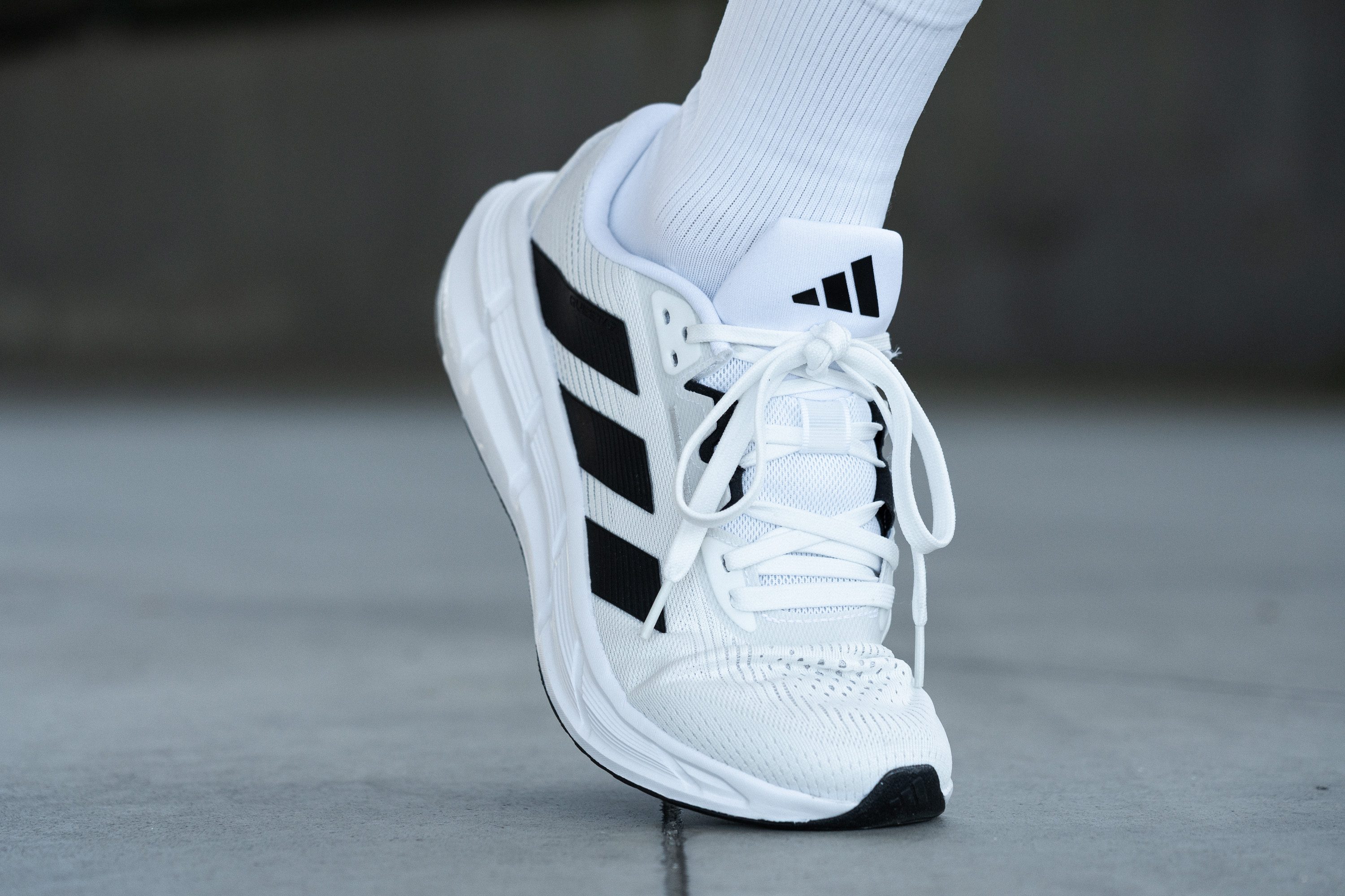 Adidas Questar 3 lacing