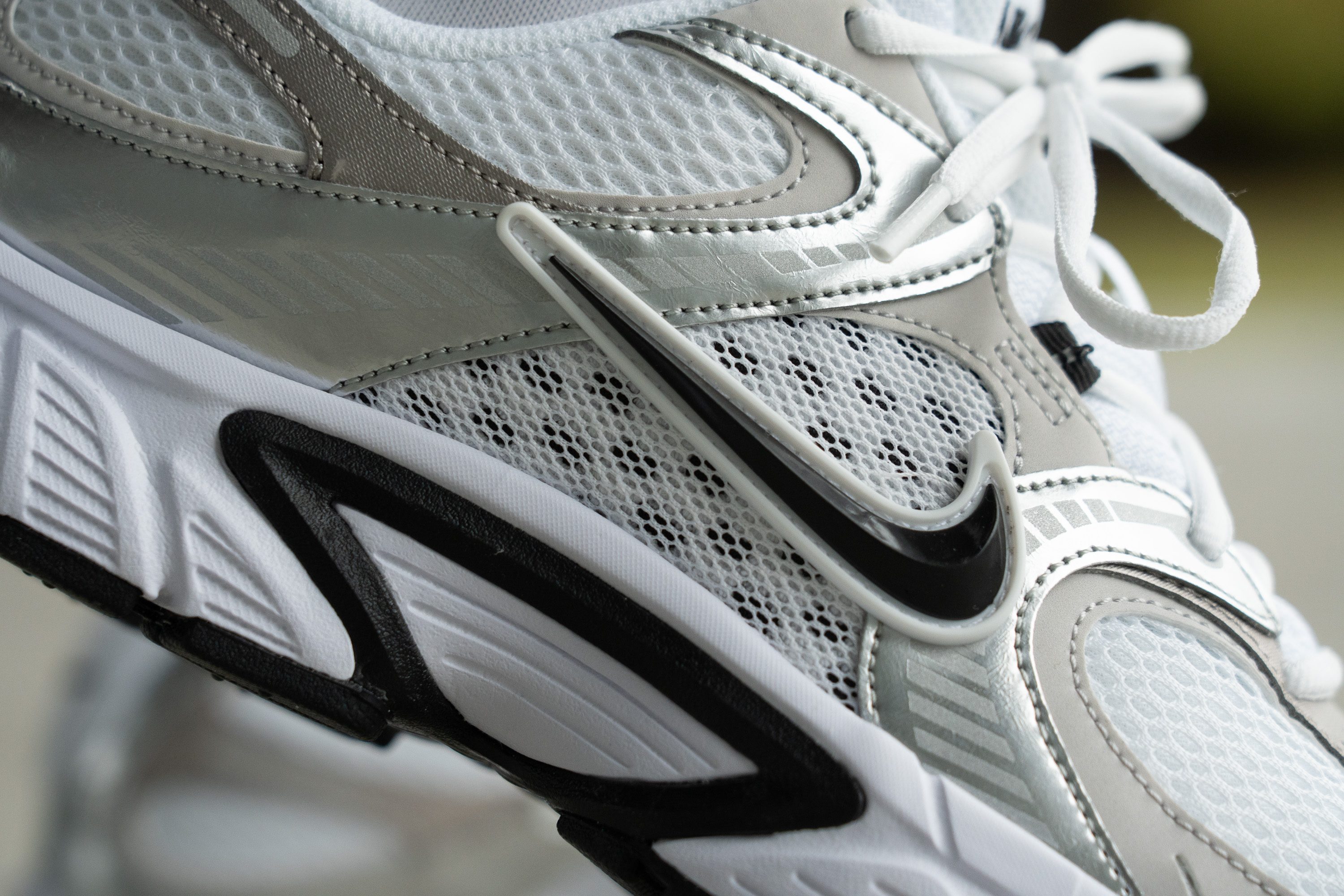 Nike V5 RNR 3D Swoosh