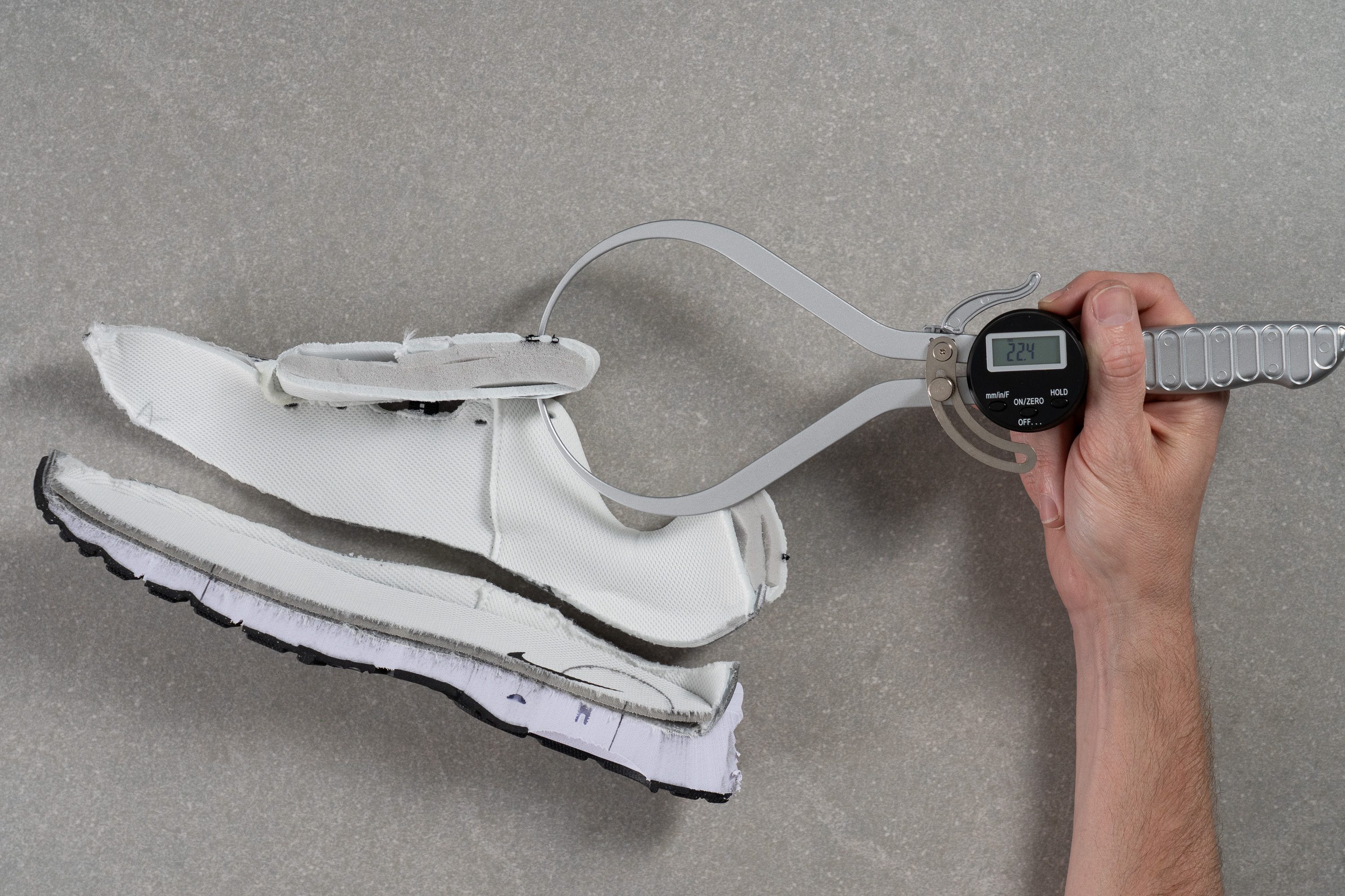 Nike V5 RNR Tongue padding