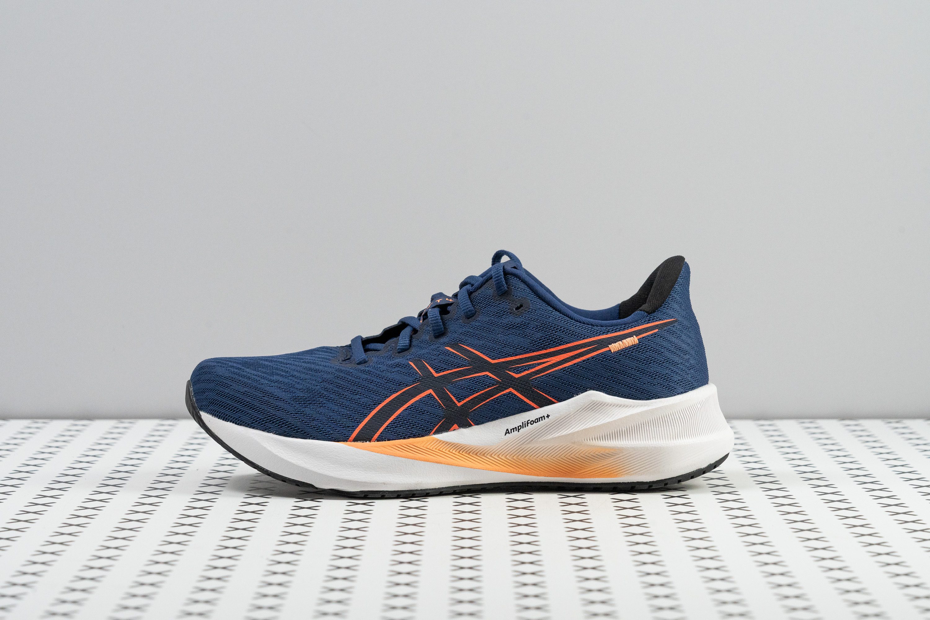 ASICS Versablast 4 side