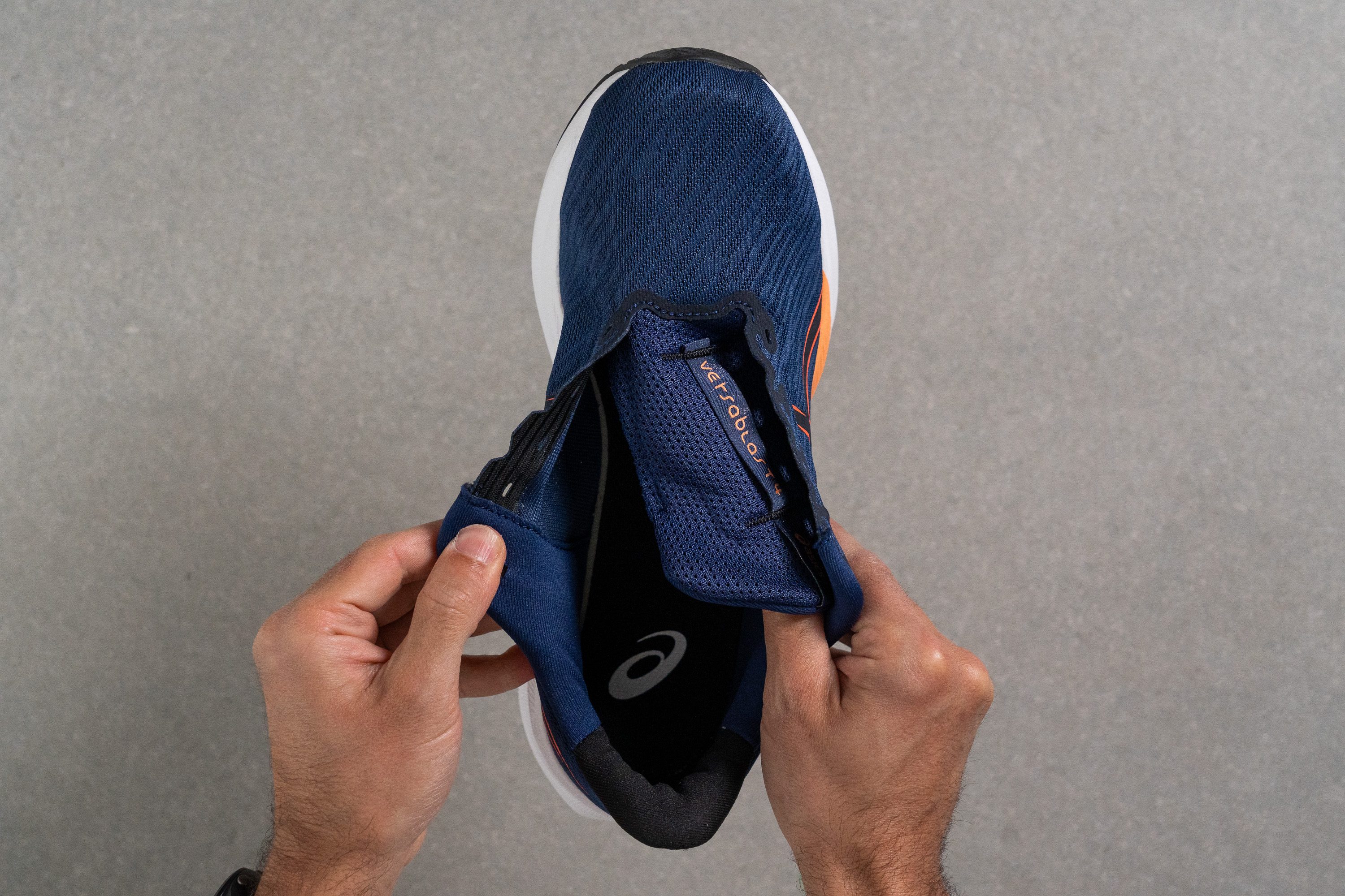 ASICS Versablast 4 Tongue: gusset type