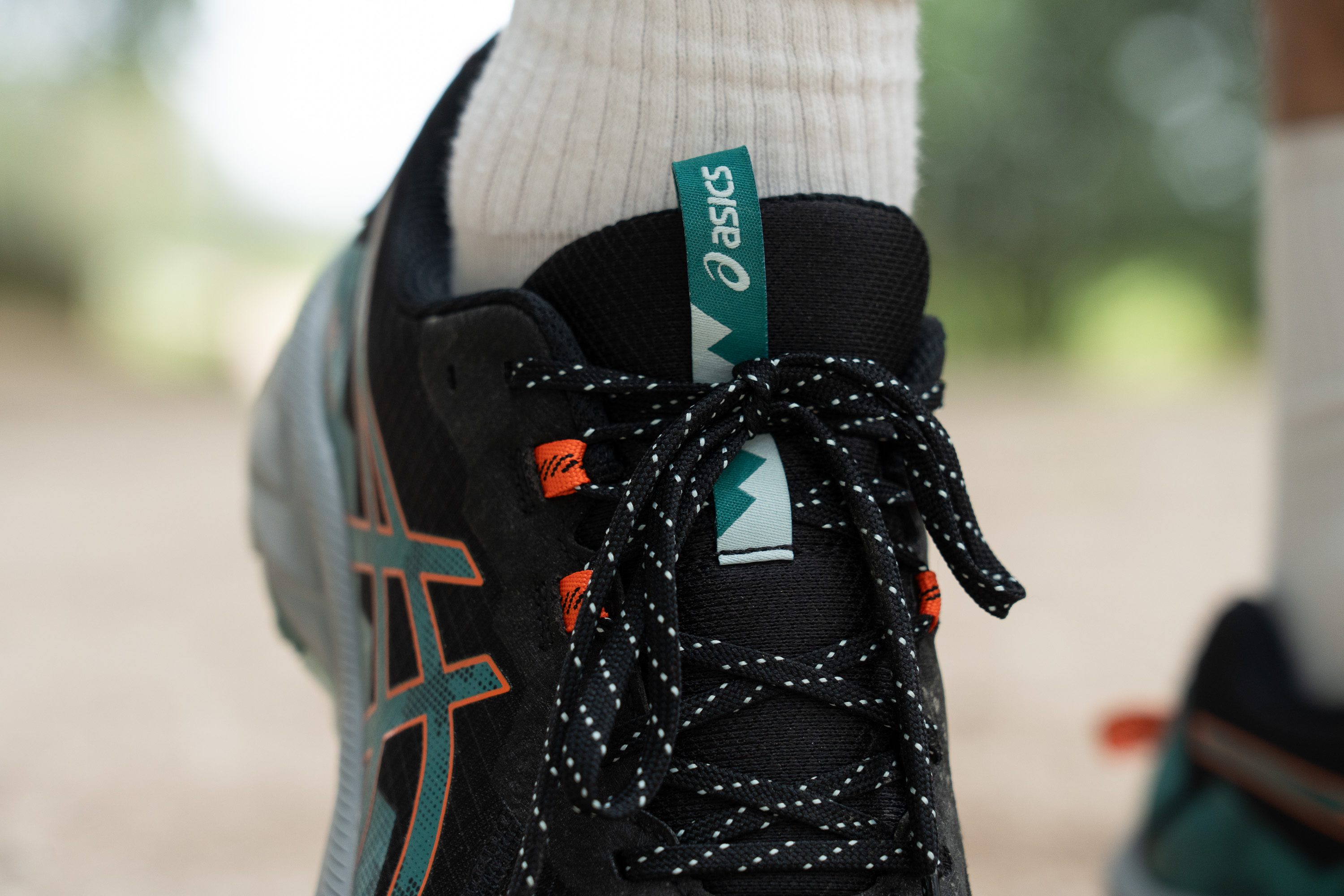ASICS Gel Venture 10 lacing