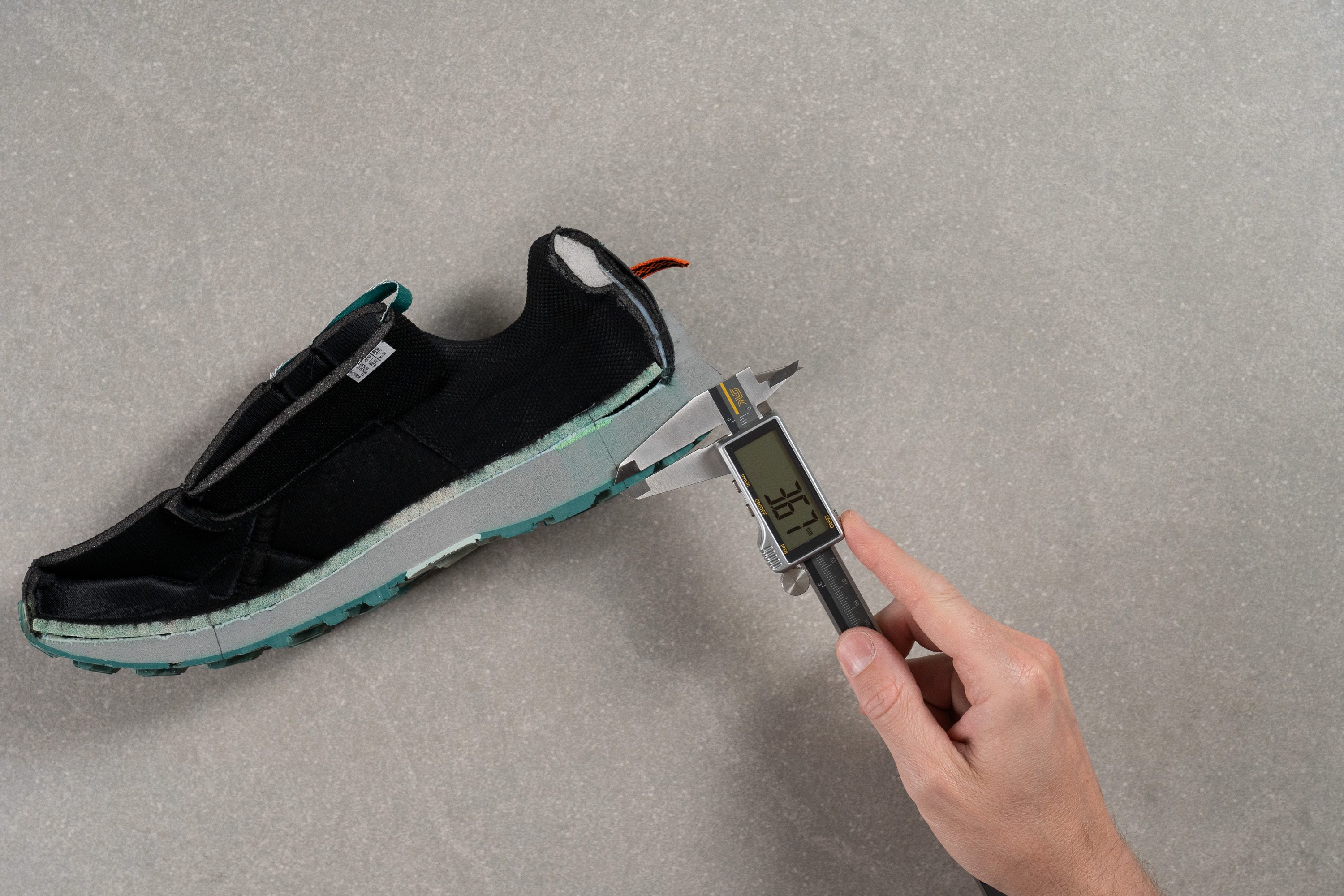 ASICS Gel Venture 10 Lug depth