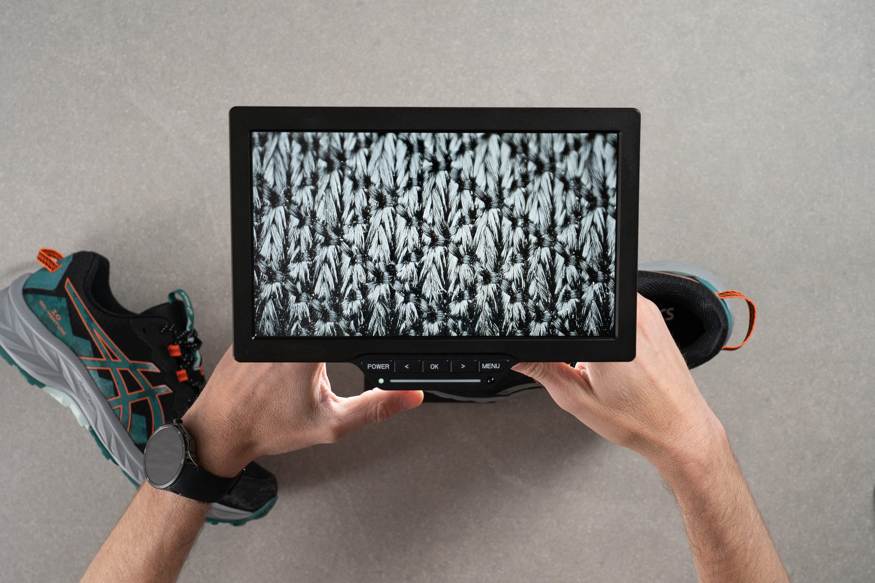 ASICS Gel Venture 10 microscope