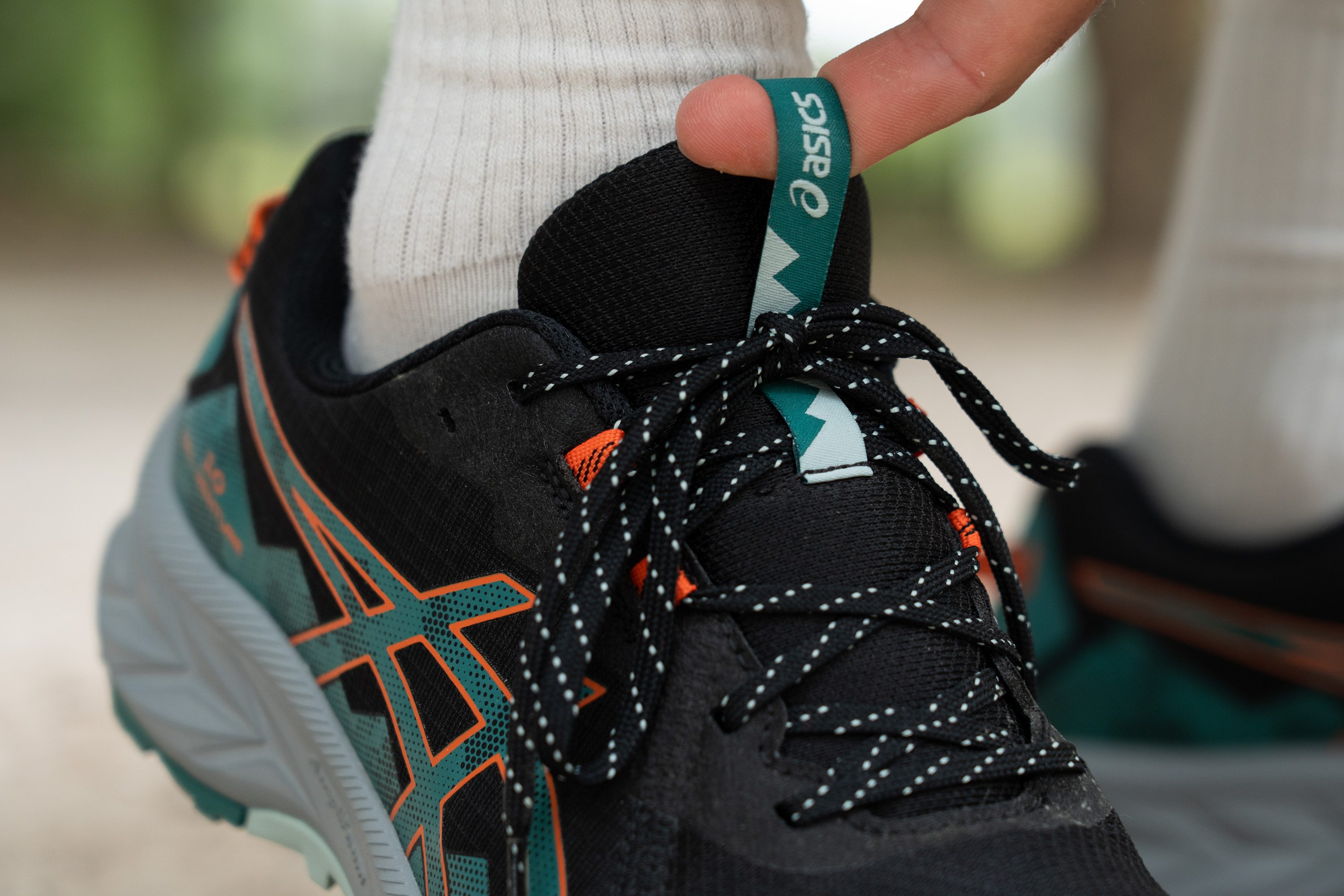 ASICS Gel Venture 10 Tongue tab
