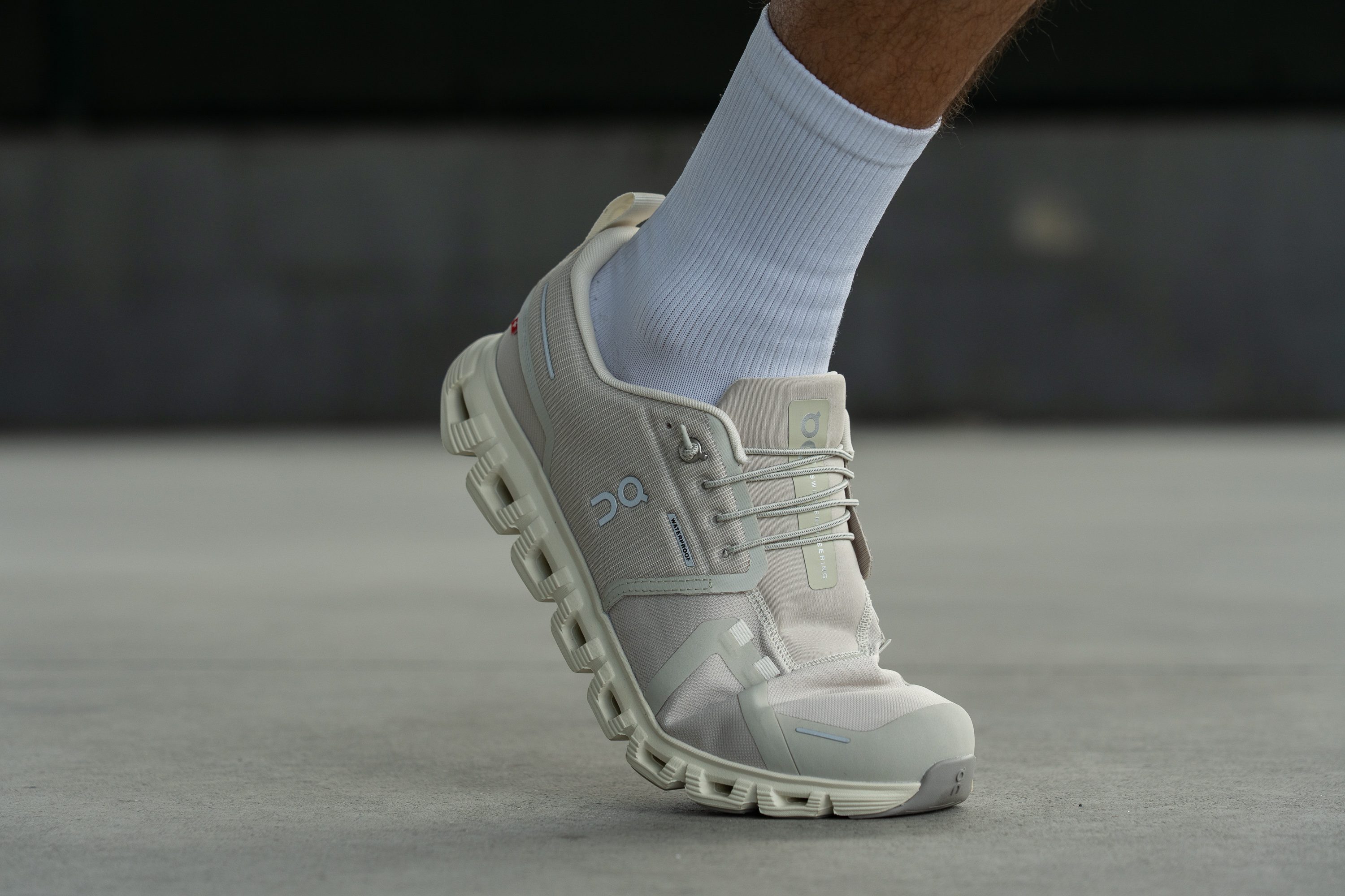On Cloud 6 Waterproof forefoot flex