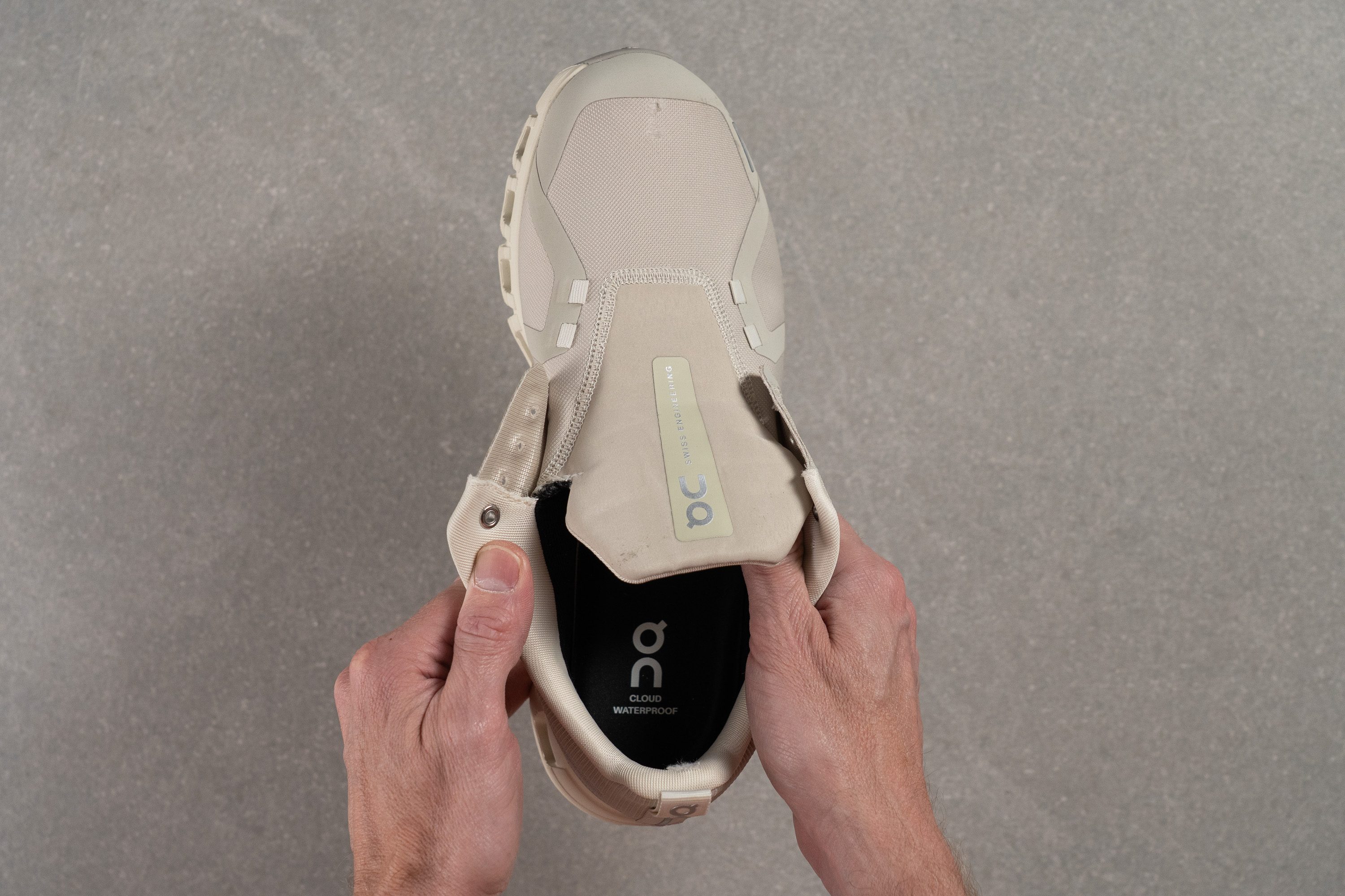 On Cloud 6 Waterproof Tongue: gusset type