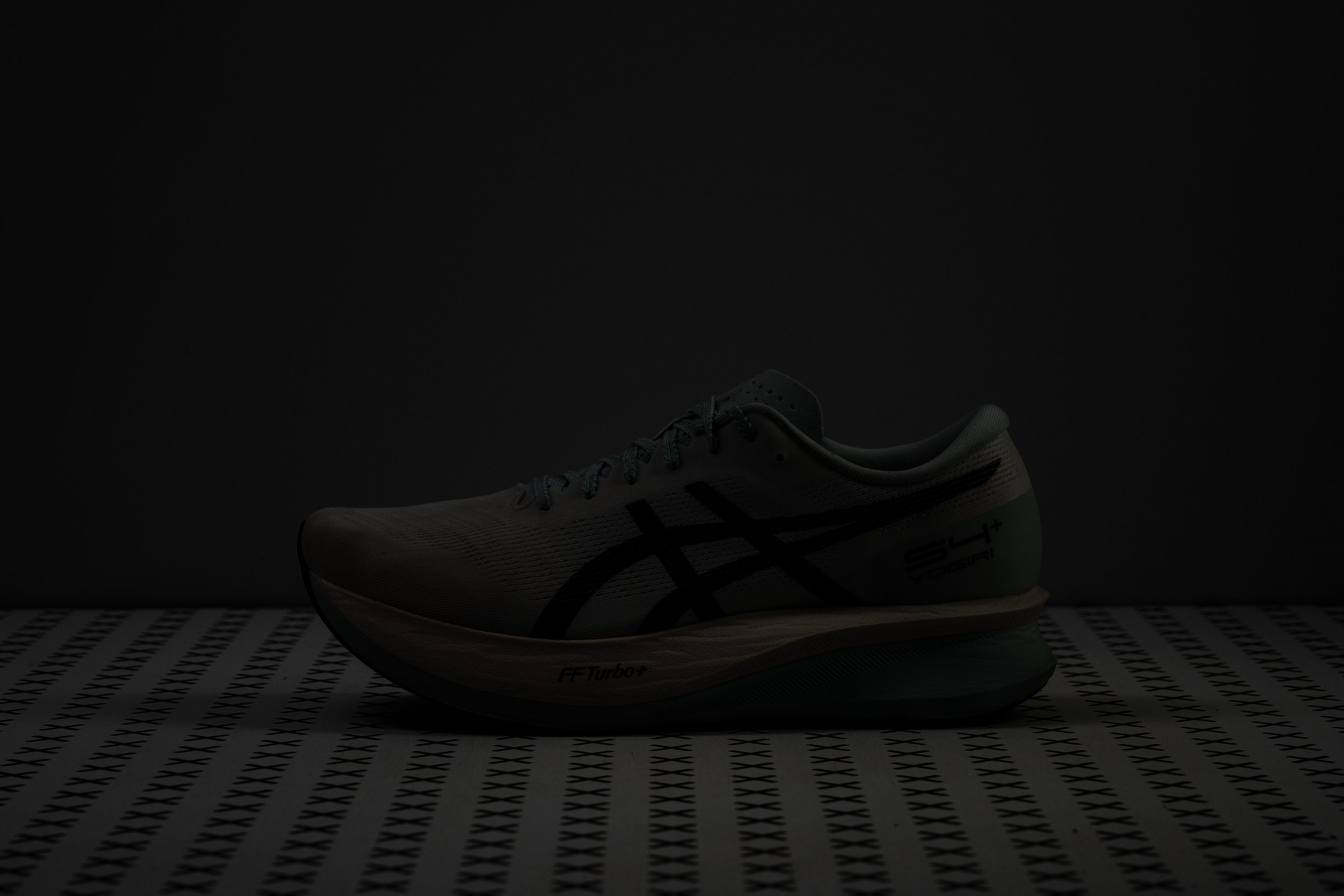 ASICS S4+ Yogiri Reflective elements