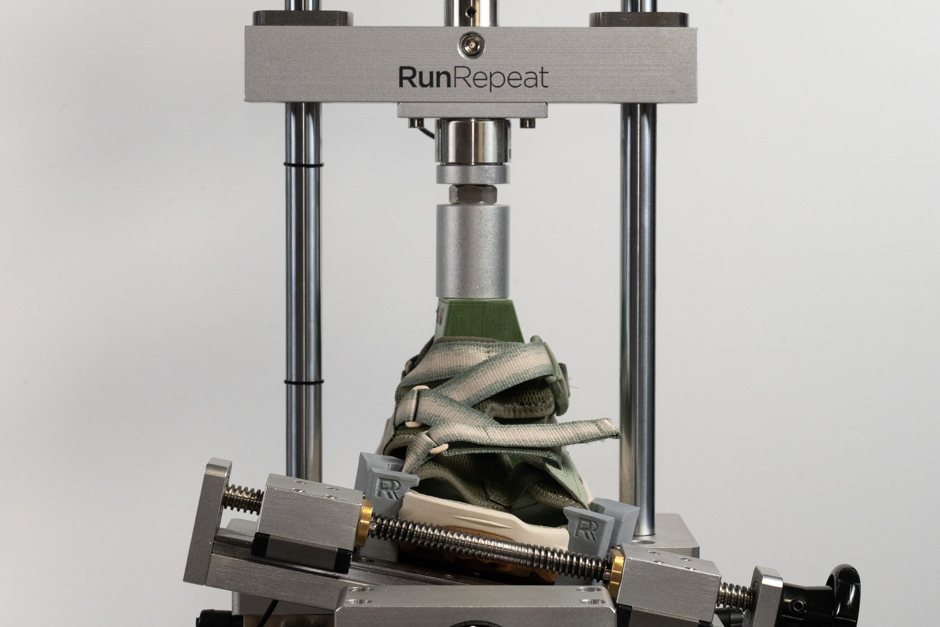 Hoka Infini Hike TC Torsional rigidity