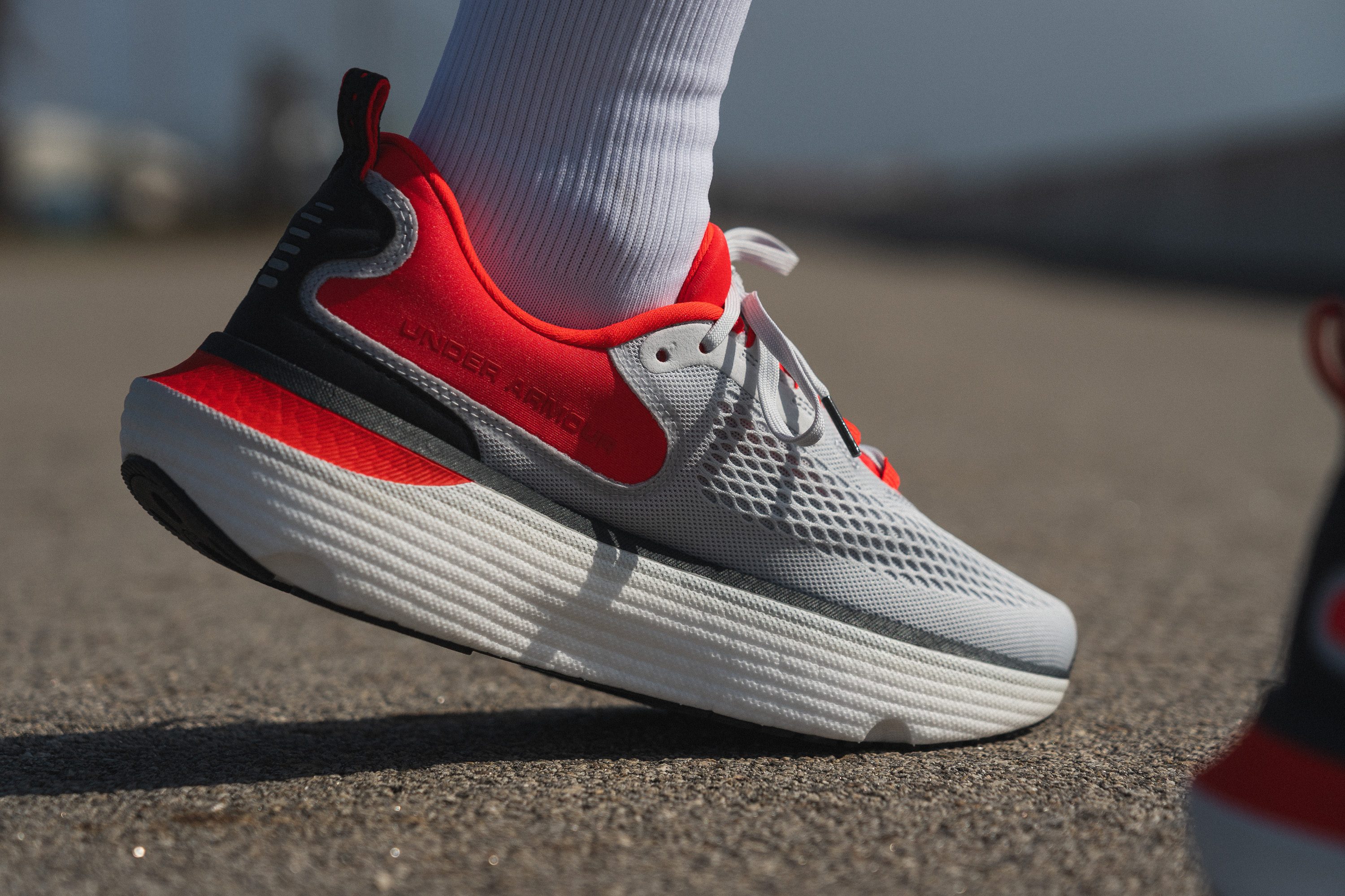 Under Armour Infinite Elite 2 side