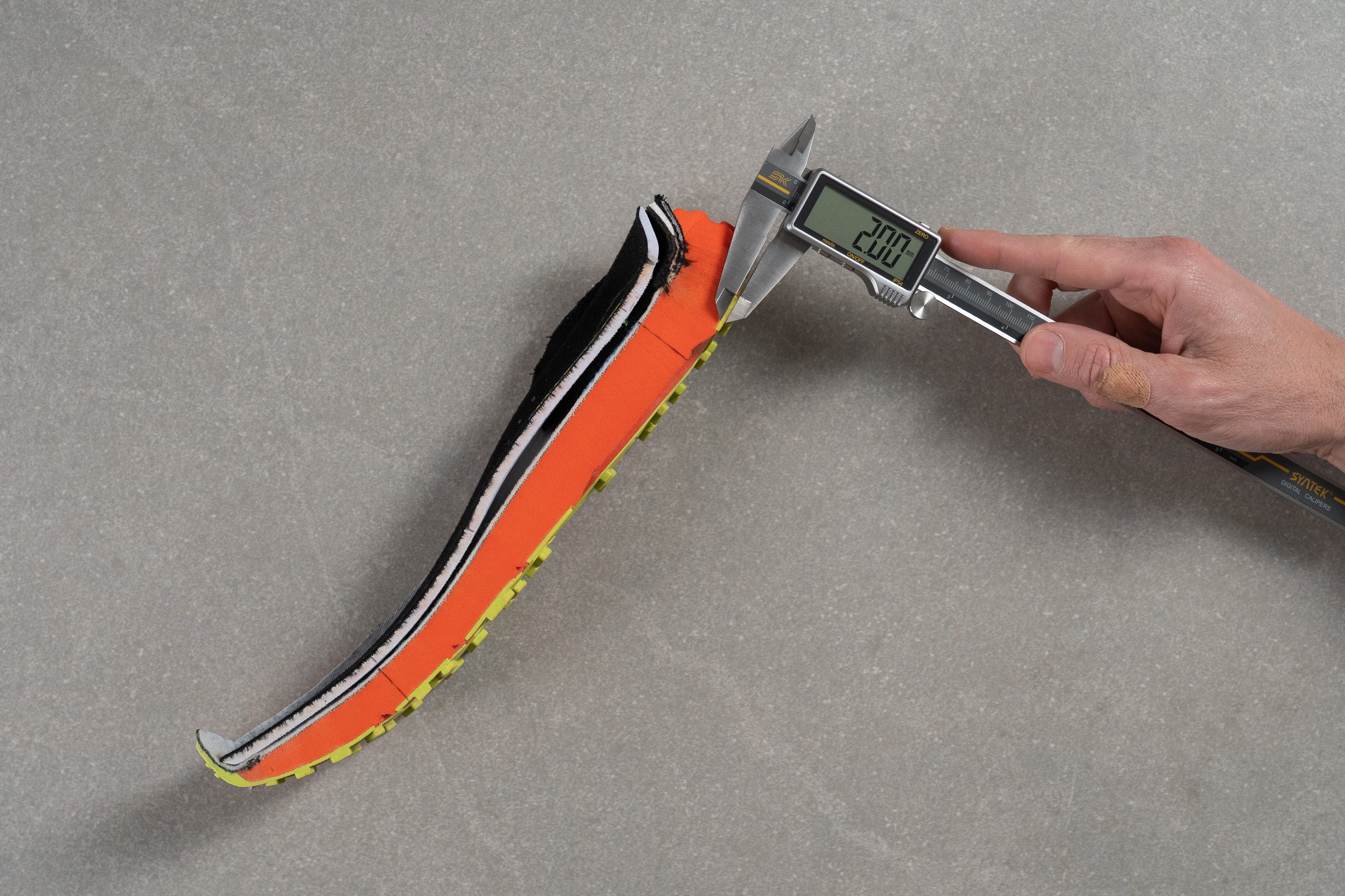 Brooks Divide 5 GTX Outsole thickness