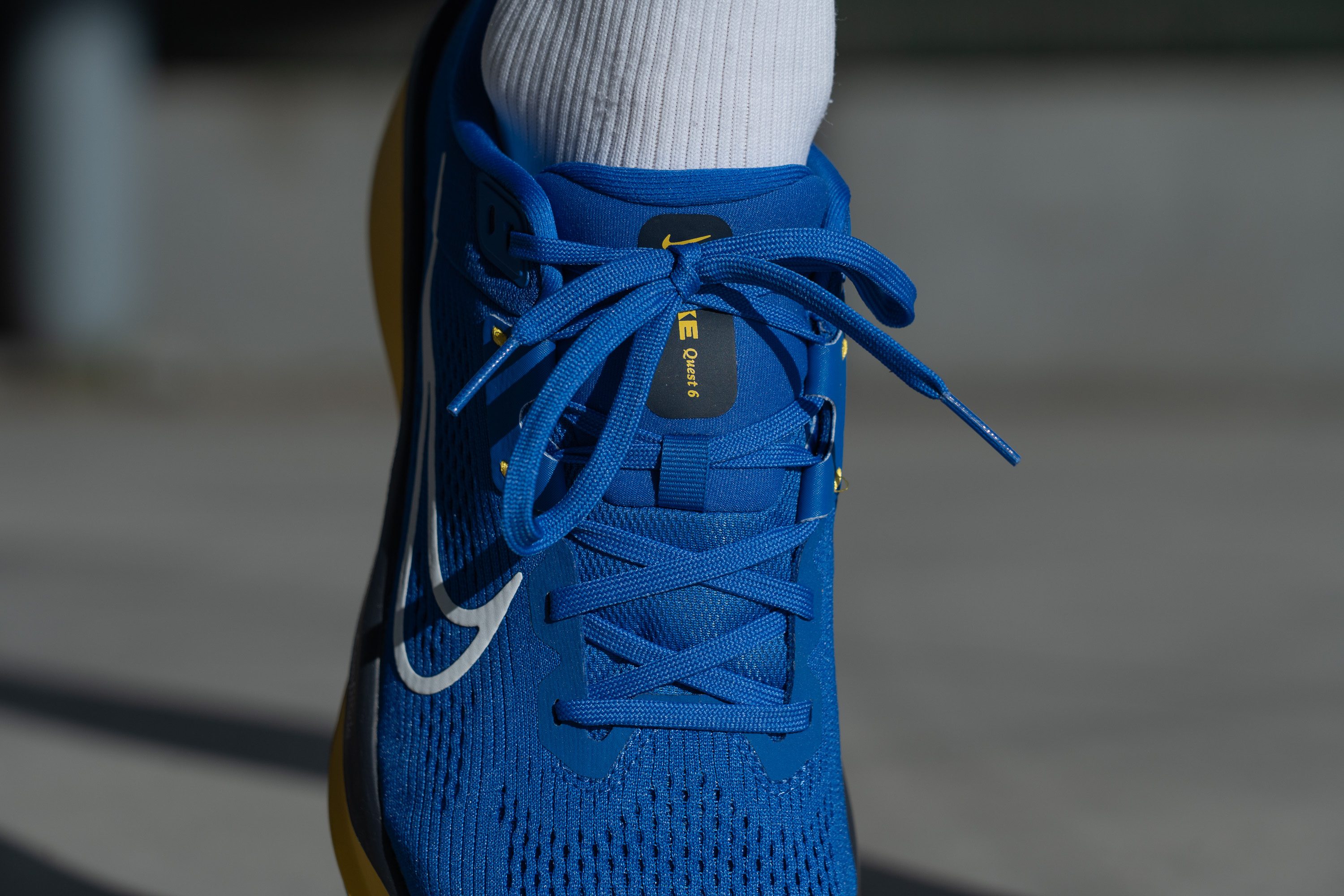 Nike Quest 6 lacing