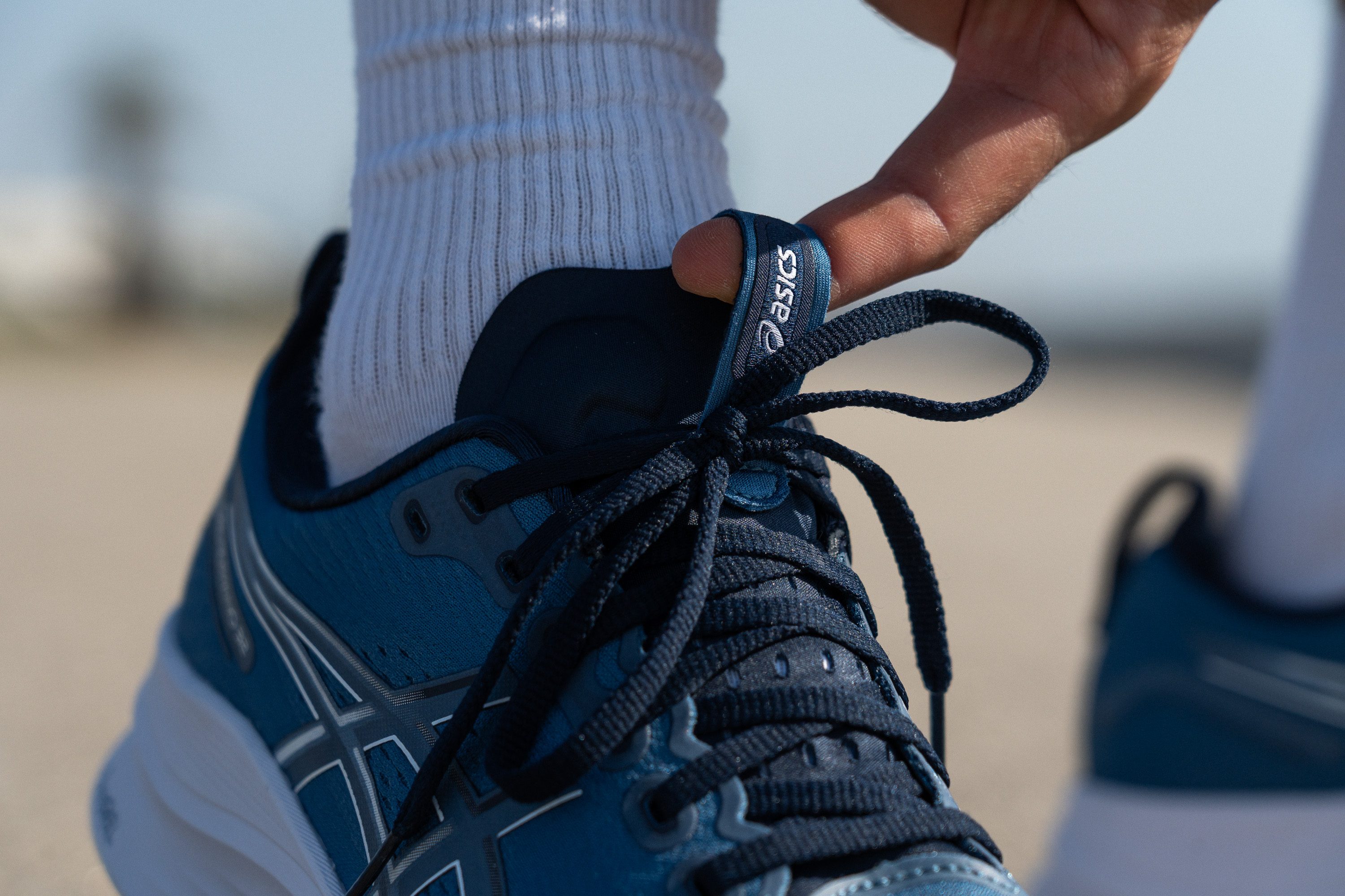 ASICS Gel Kayano 32 tongue tab